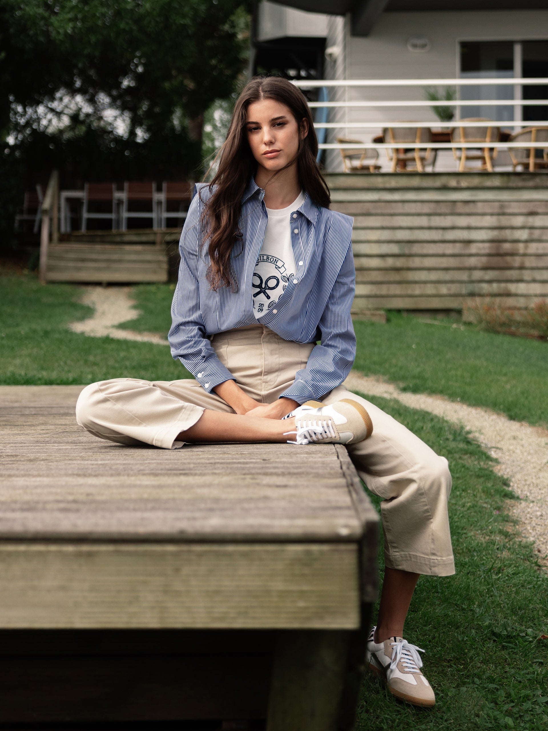 Camisa estruturada riscas azul-marinho