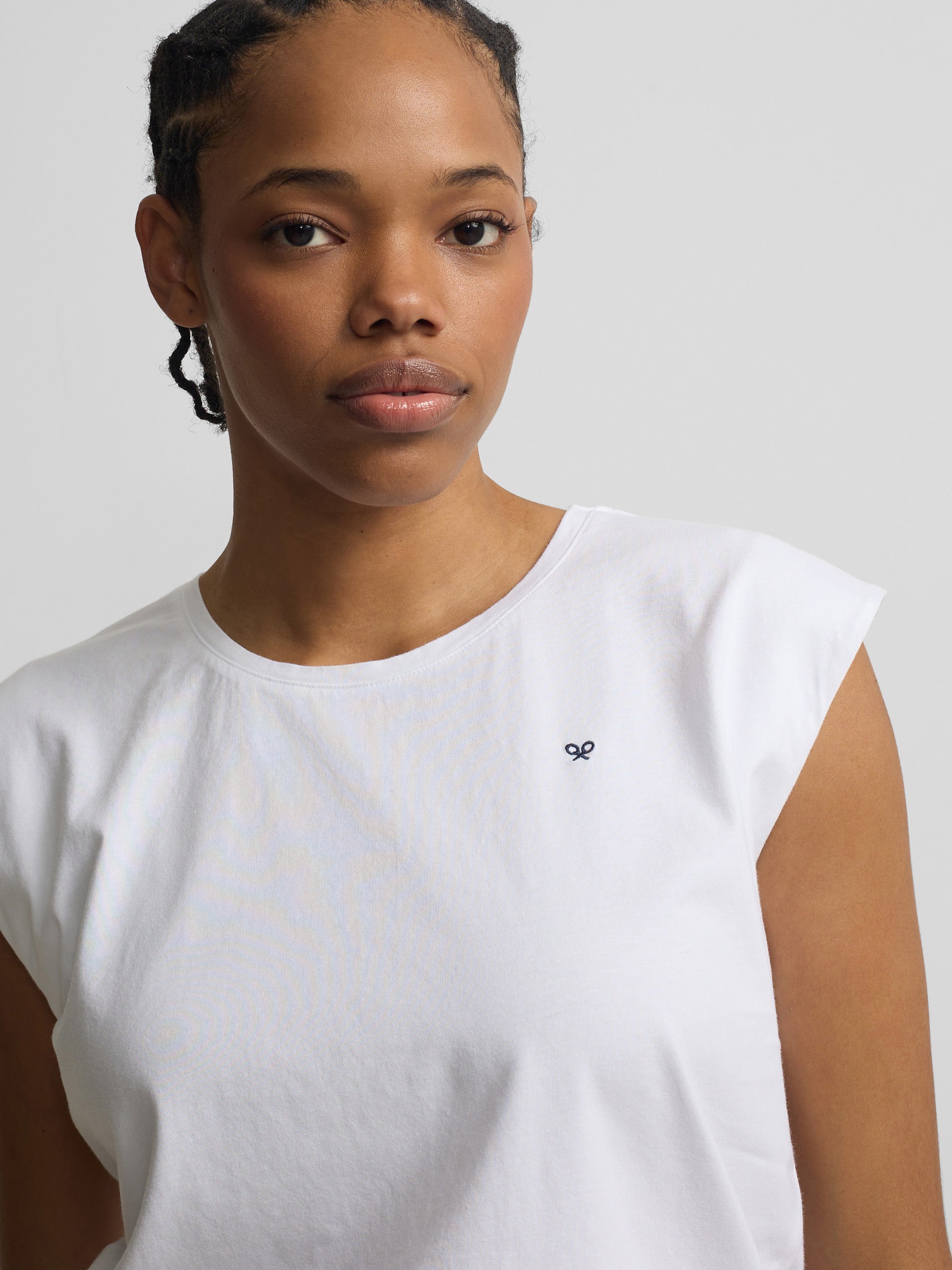 White woman sun t-shirt