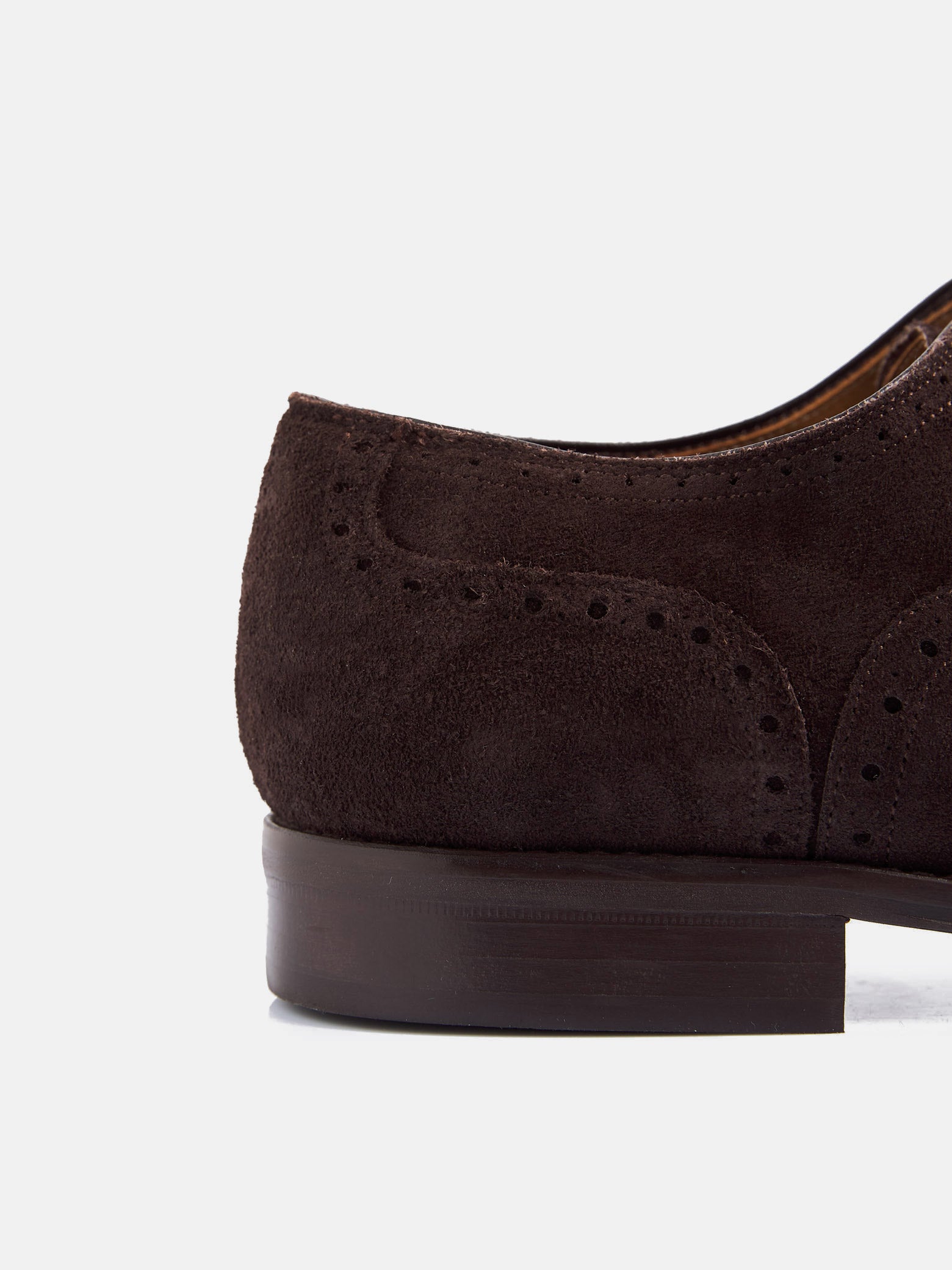 Zapato clasico ante perforado marron