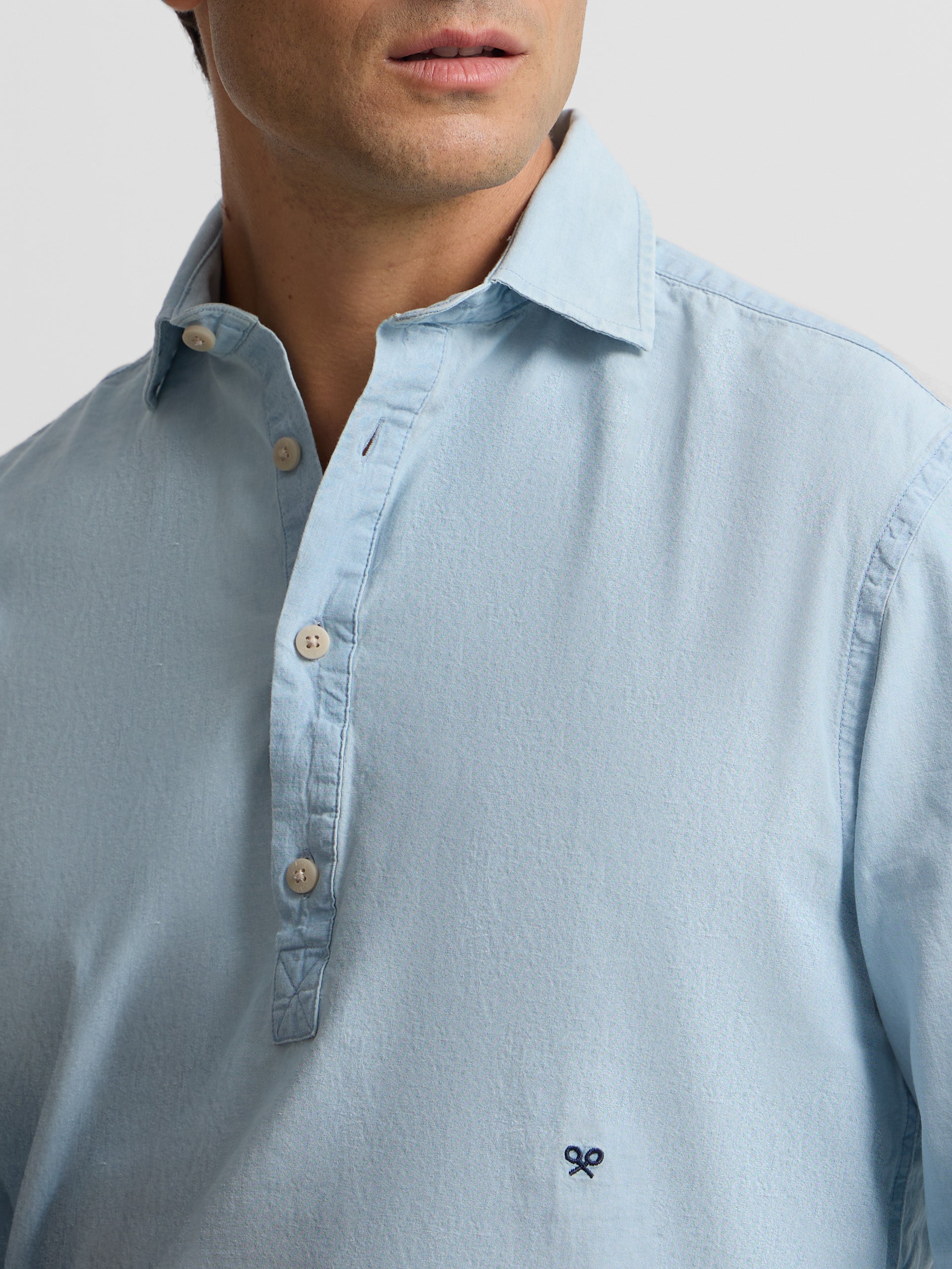 Camisola desportiva de ganga azul claro