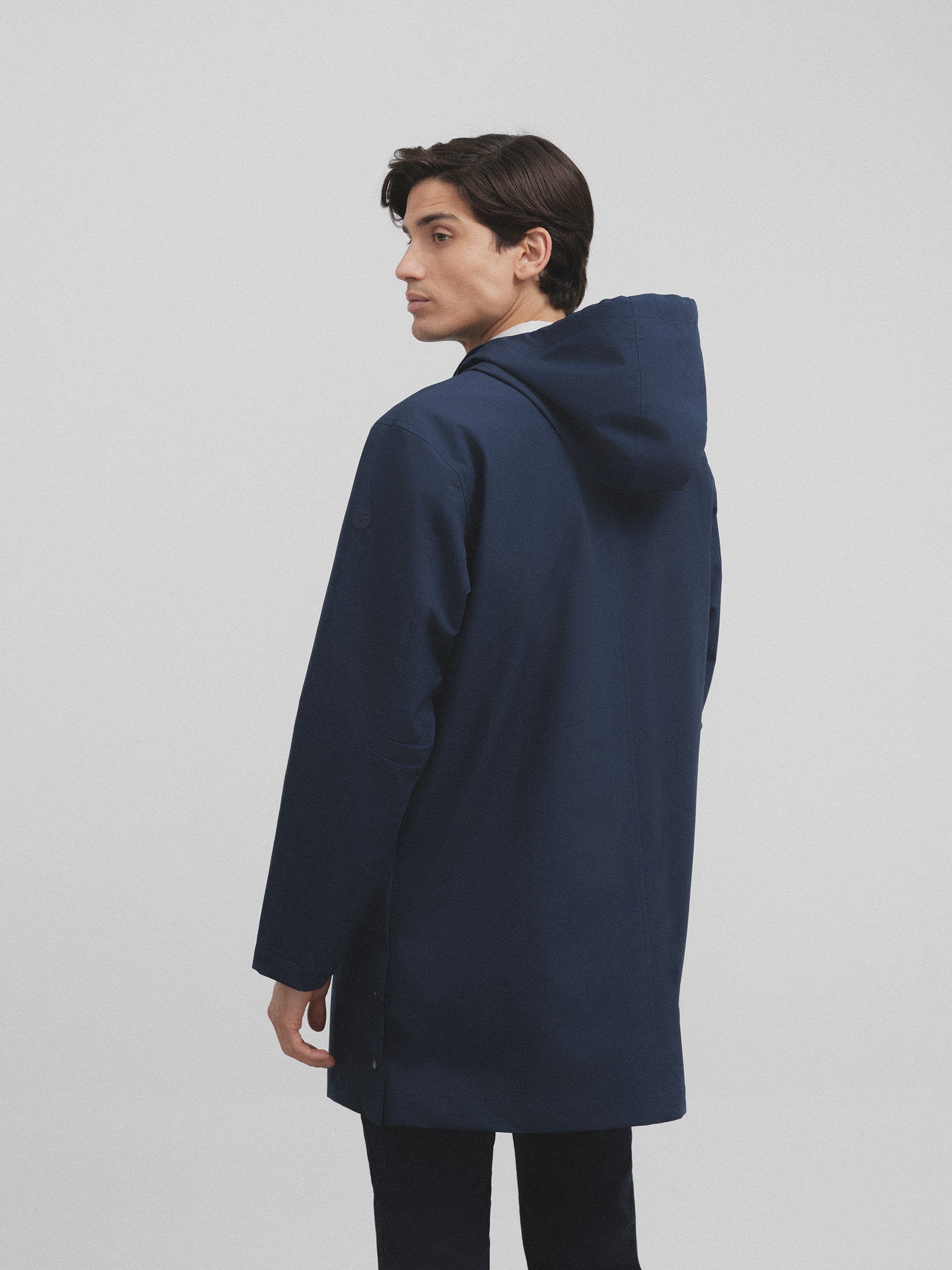 Long windbreaker jacket with blue hood