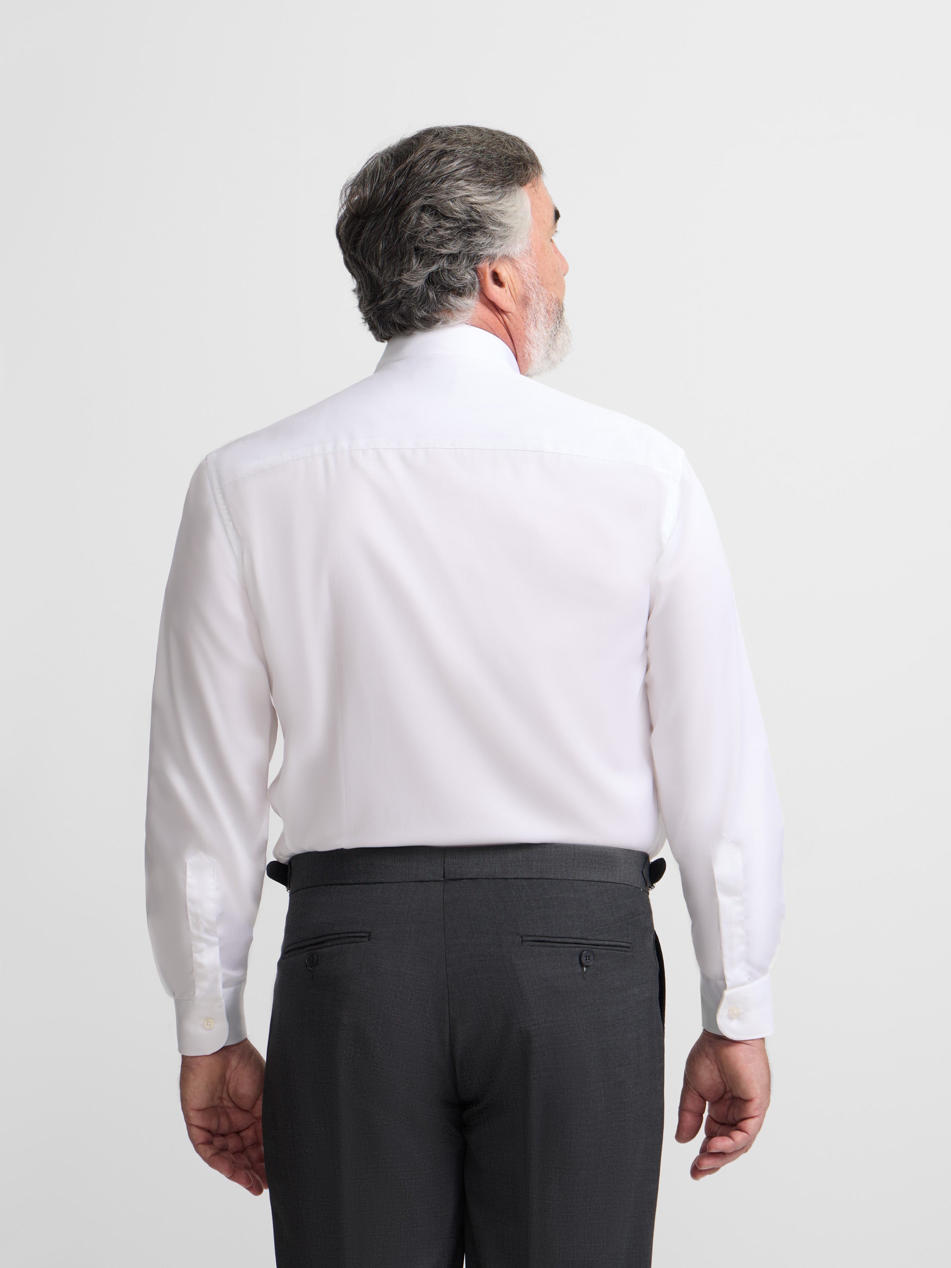 Camisa de vestir branca, punho simples, fácil de engomar