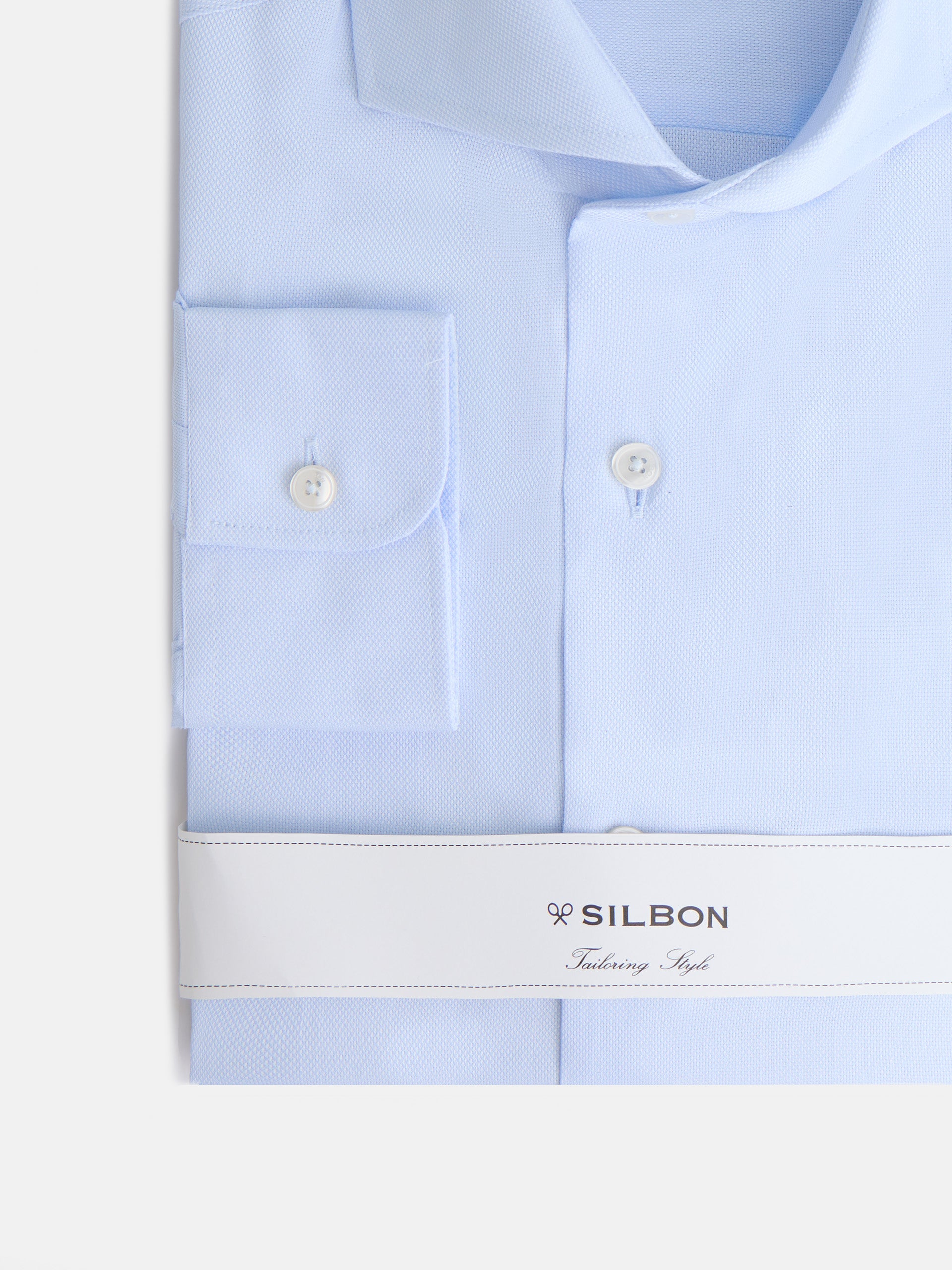 Camisa de vestir azul-claro com estrutura