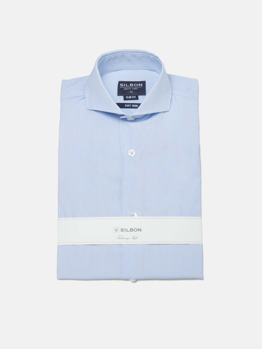 Chemise habillée à fines rayures bleu ciel, poignets simples