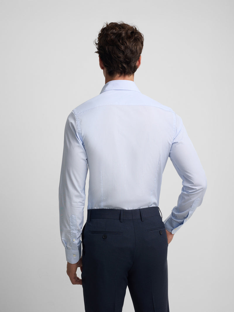 Chemise habillée à fines rayures bleu ciel, poignets simples