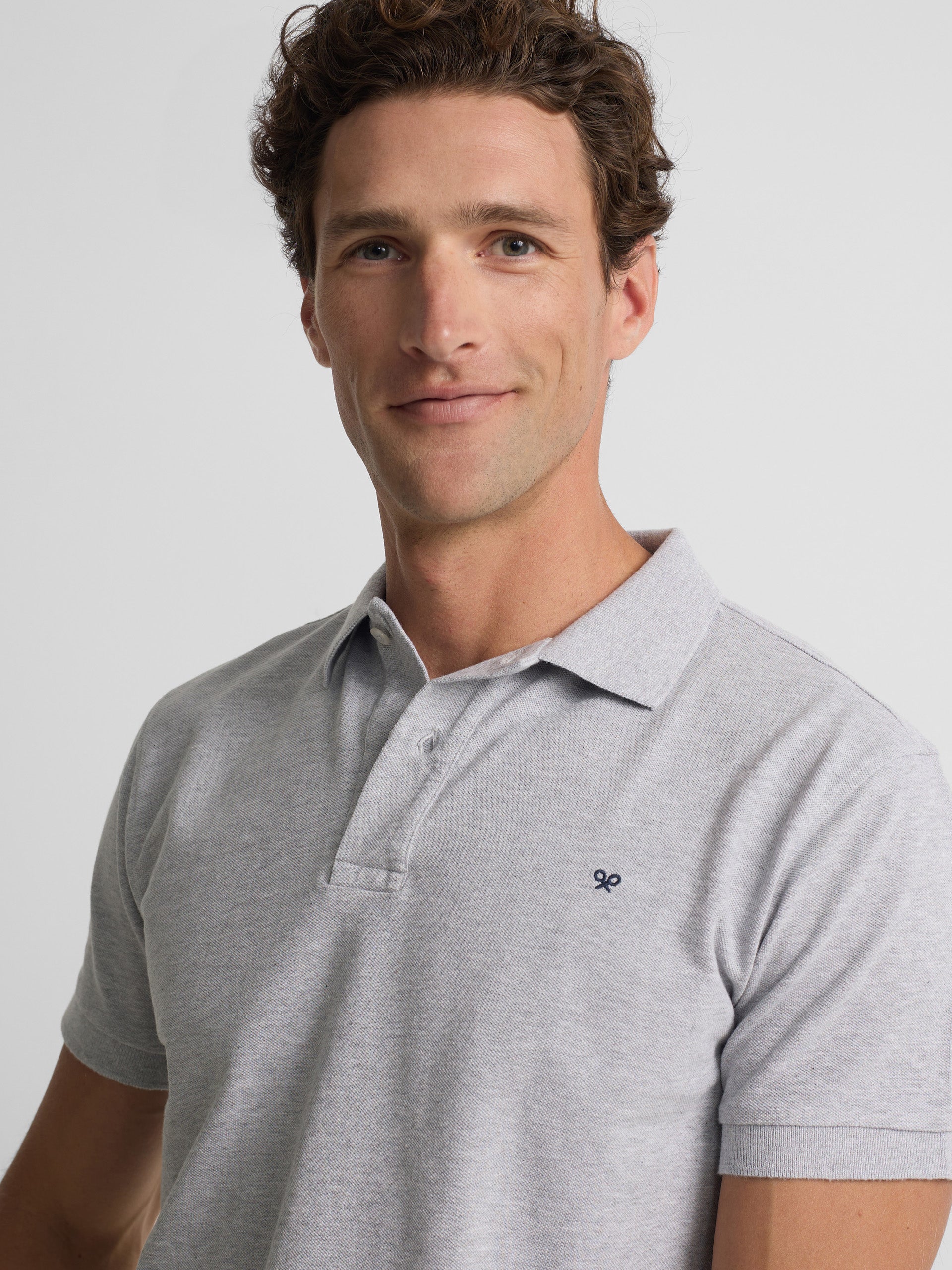 Polo clasico liso gris claro
