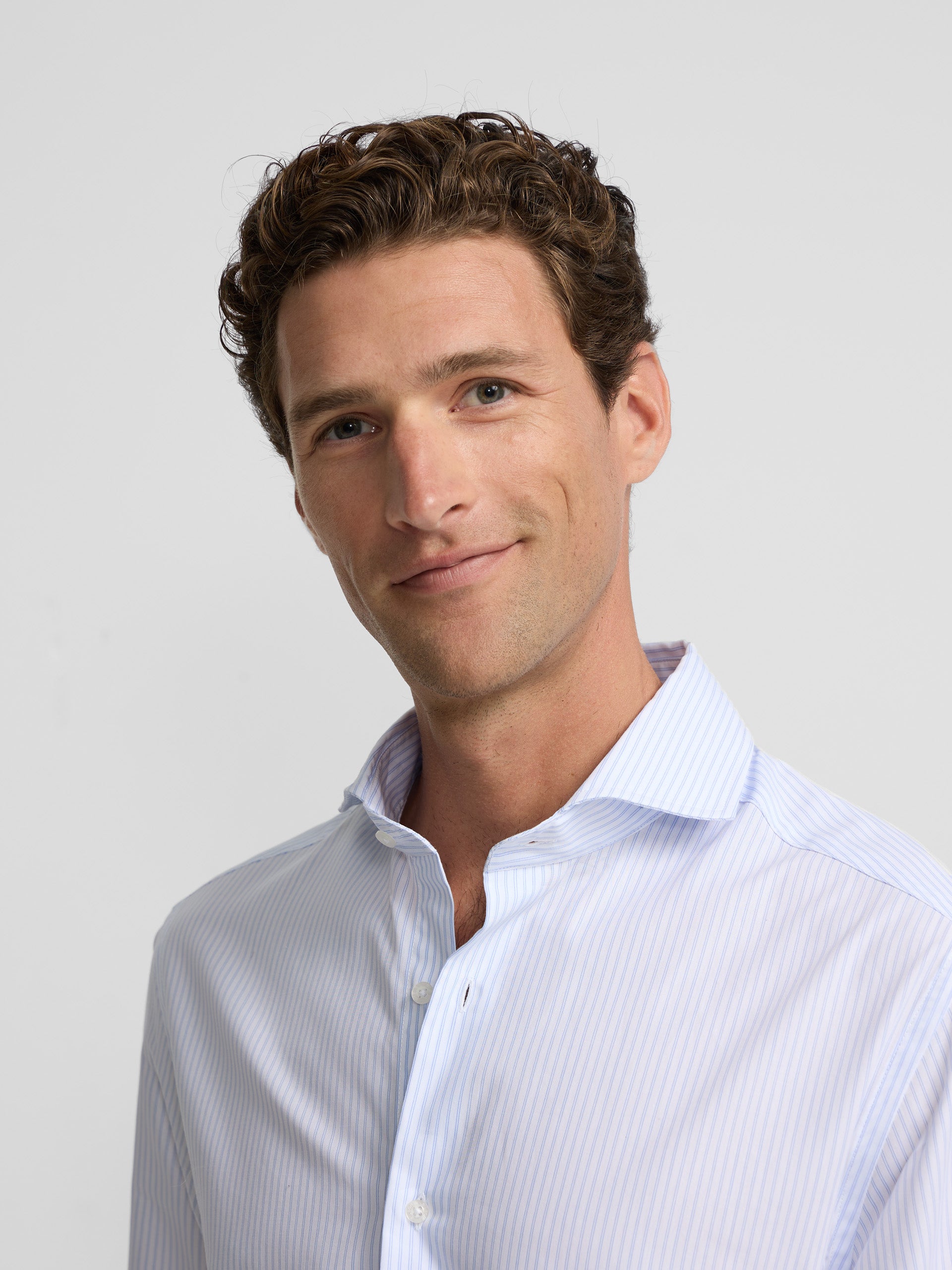 Camisa de vestir riscas finas azul-claro