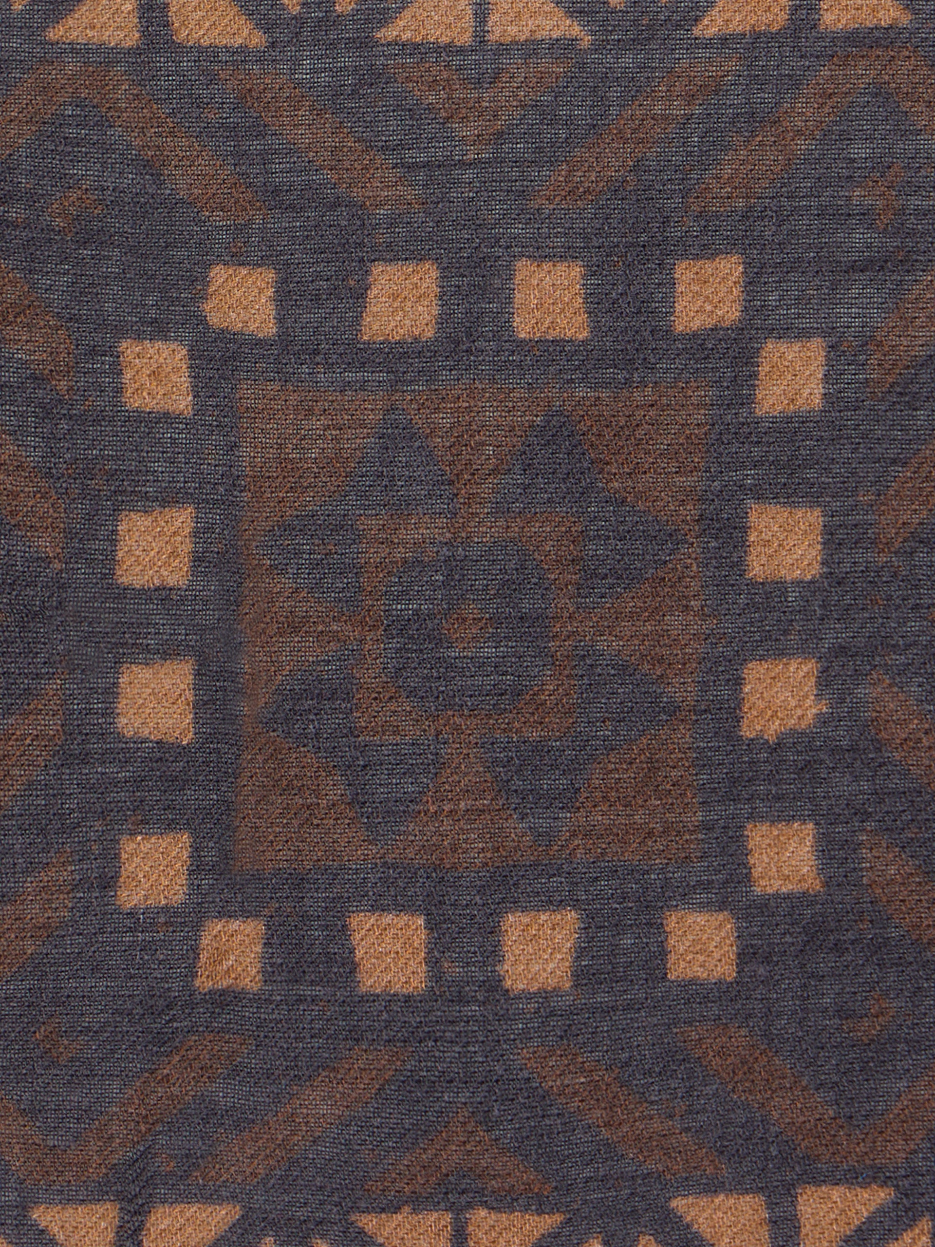 Pañuelo motivos etnicos marron