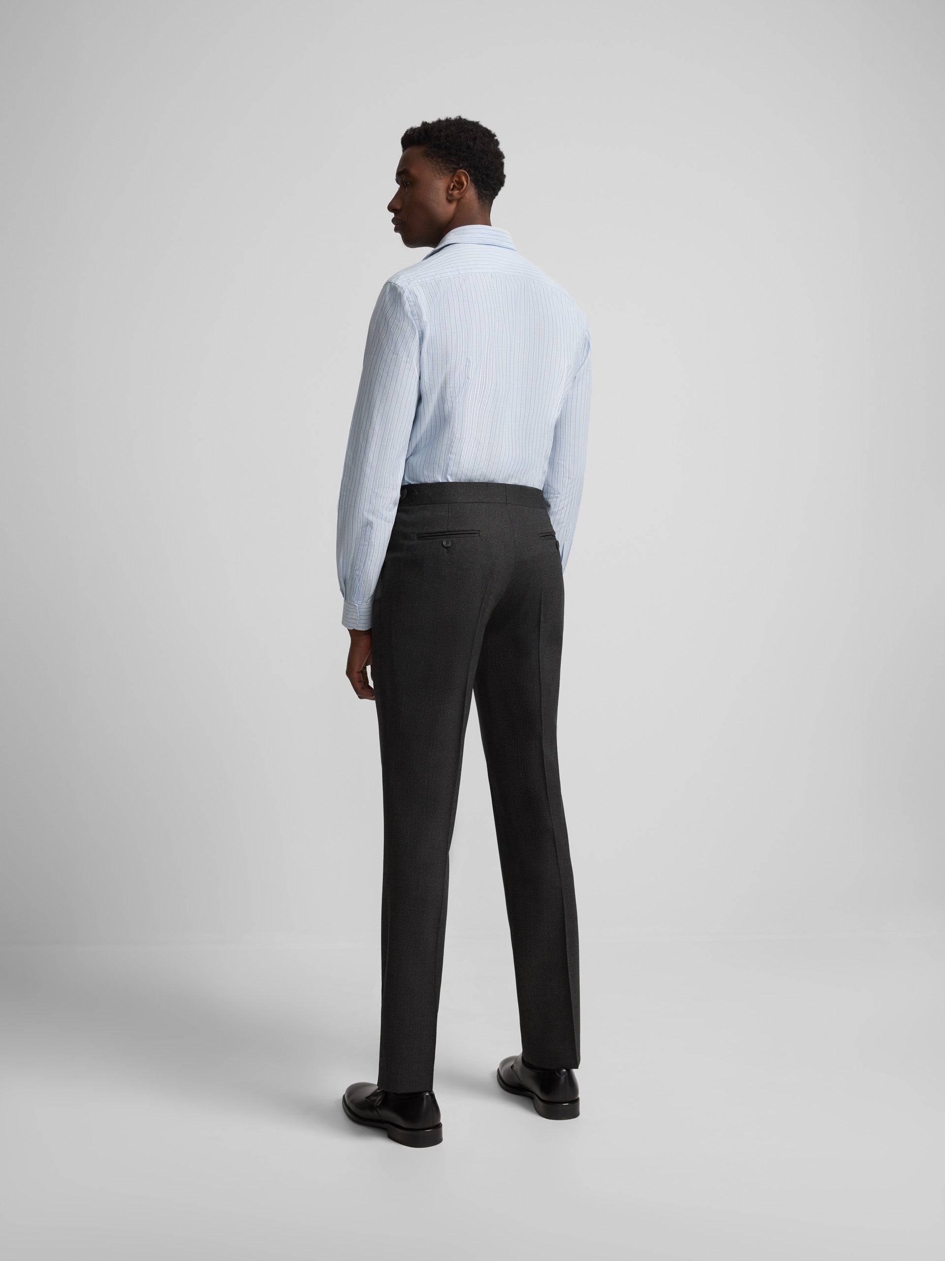Pantalon habillé à pinces gris foncé