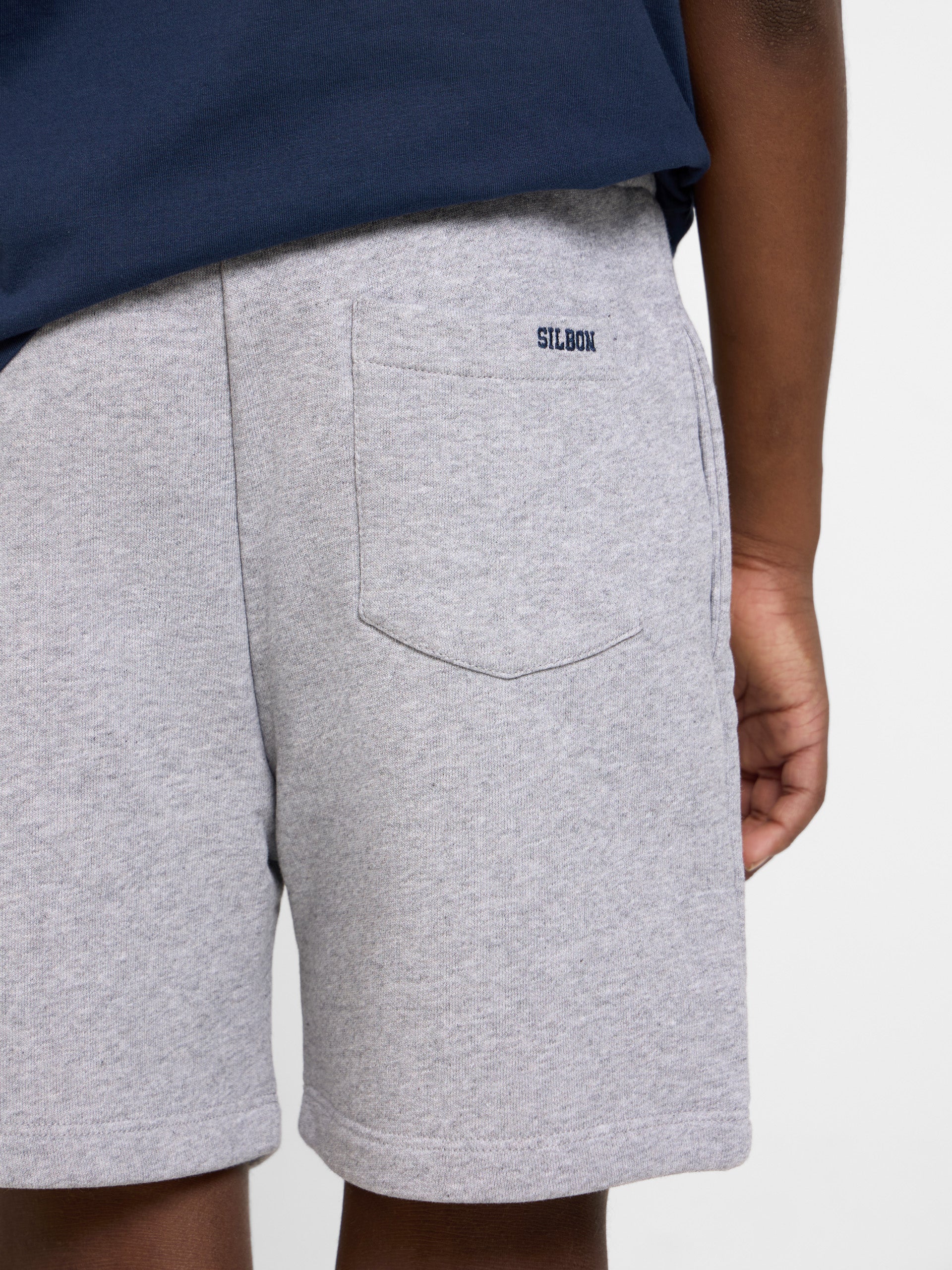 Bermuda deportiva kids gris