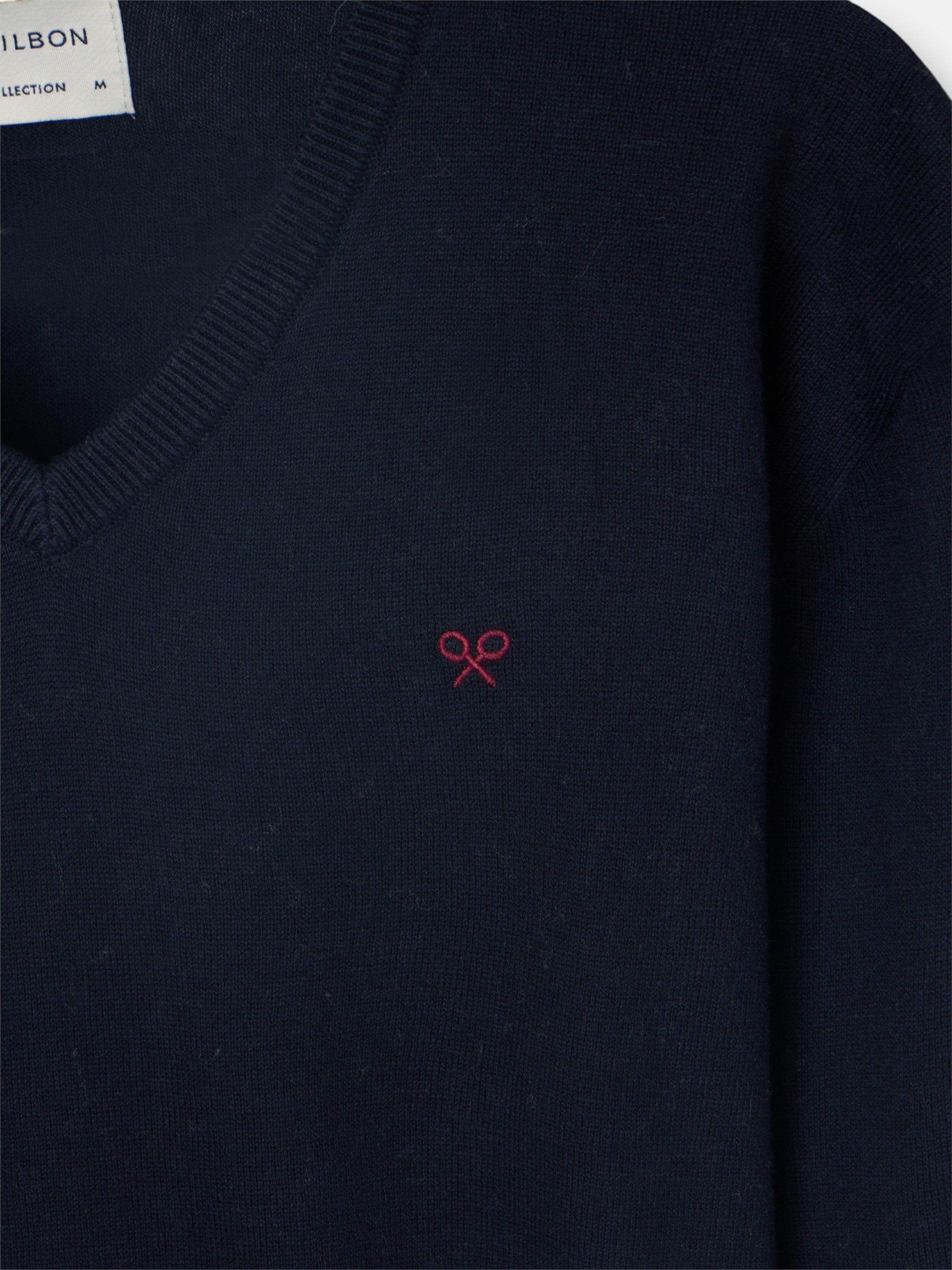 Pull classique bleu marine à col en V