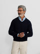 Pull classique bleu marine à col en V