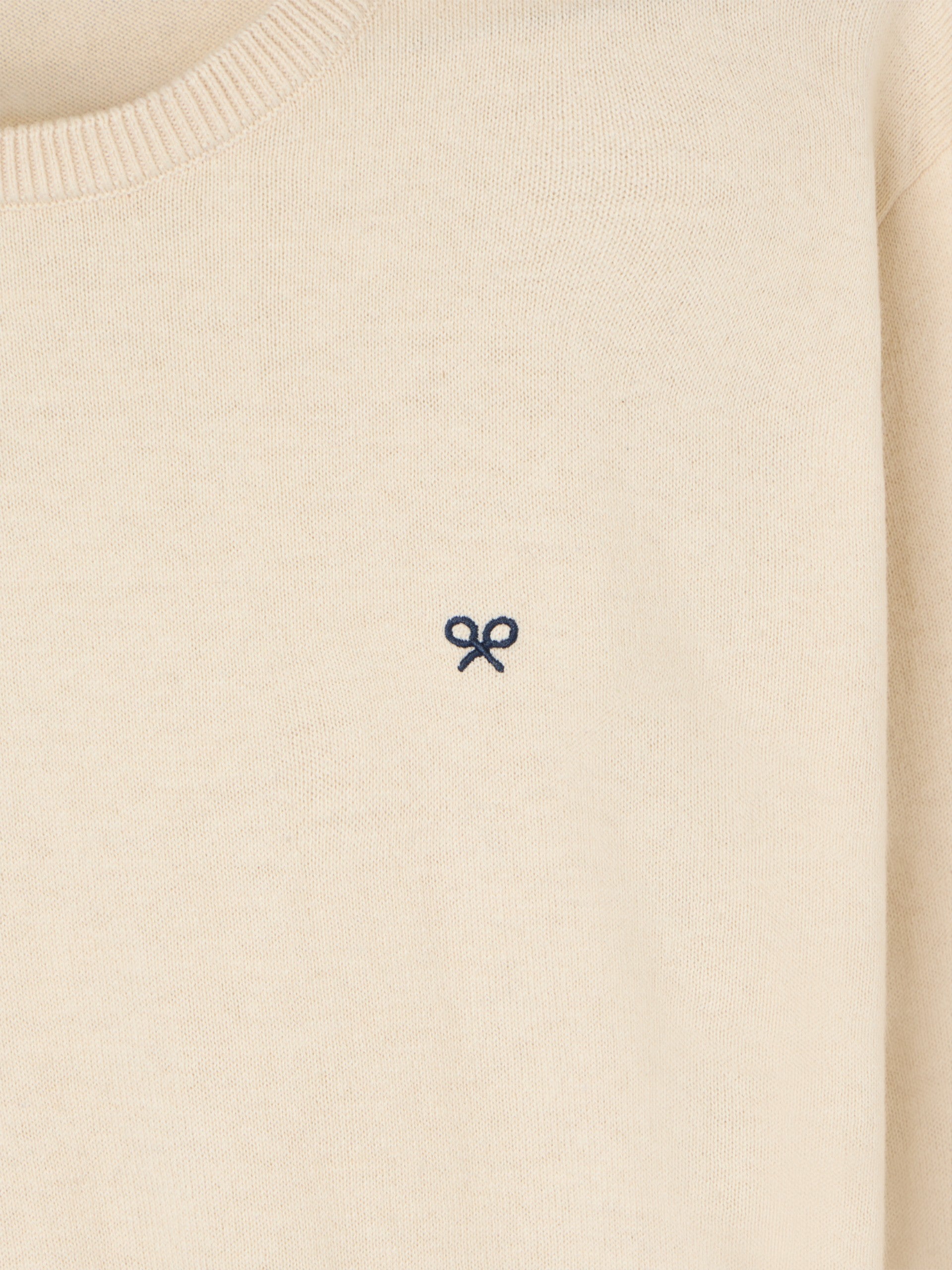 Pull classique à col rond en beige clair