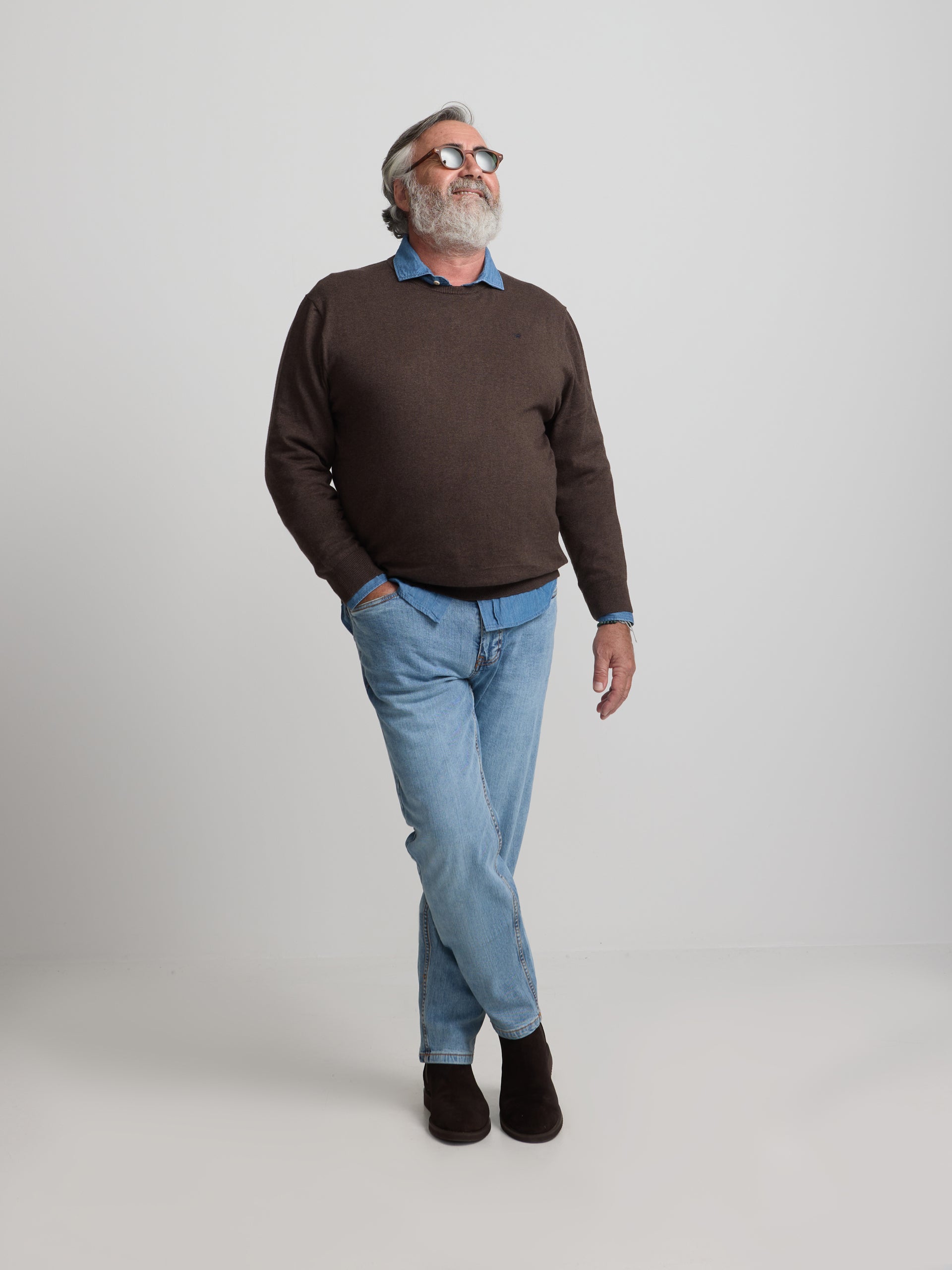 Classic brown round neck sweater