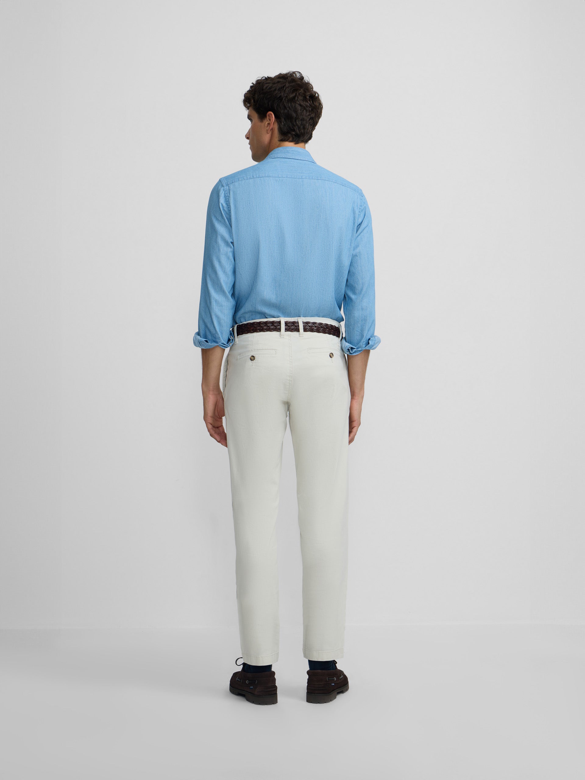 Calças chino casuais em pedra