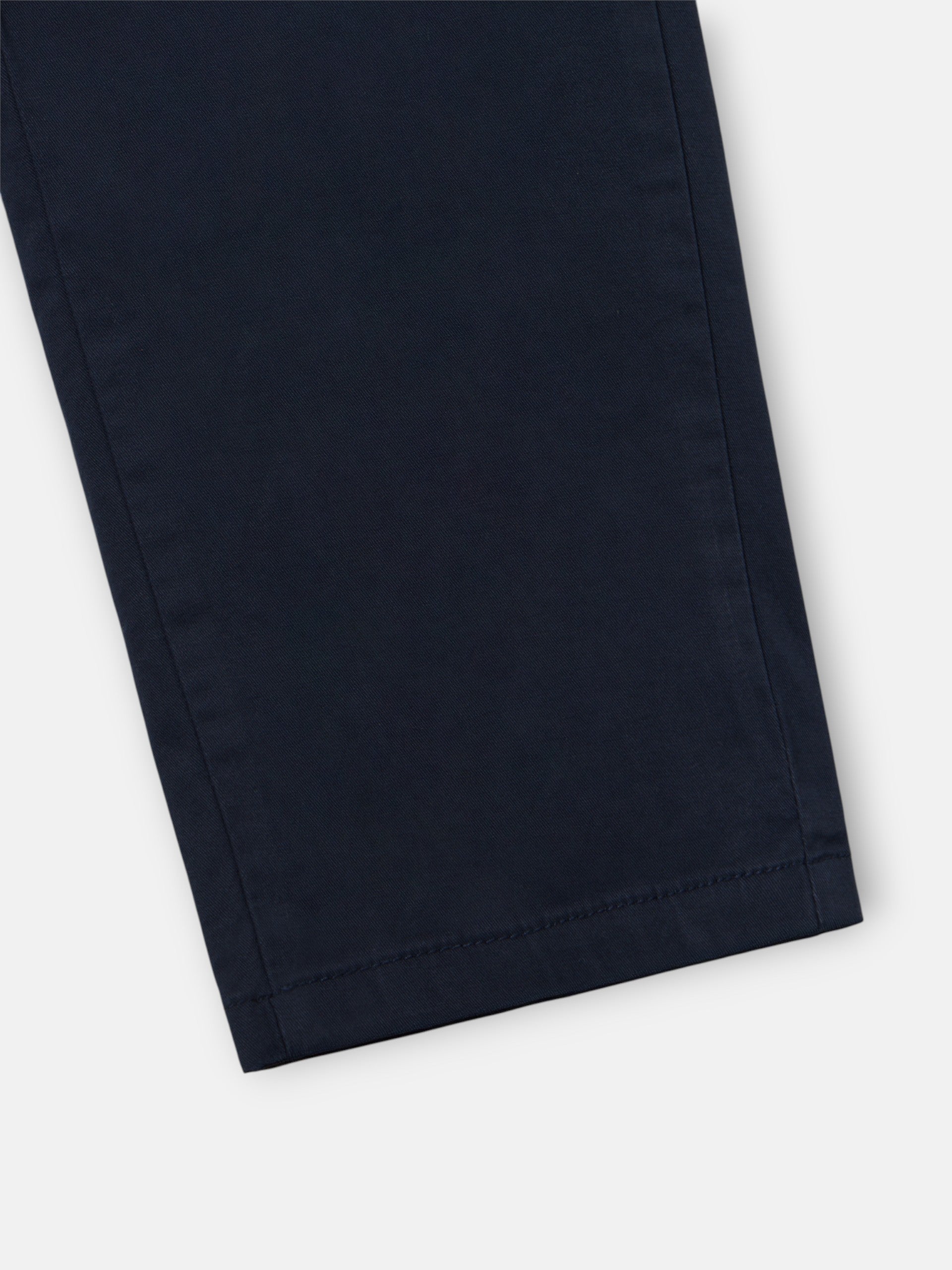 Casual chino trousers with navy blue pleats