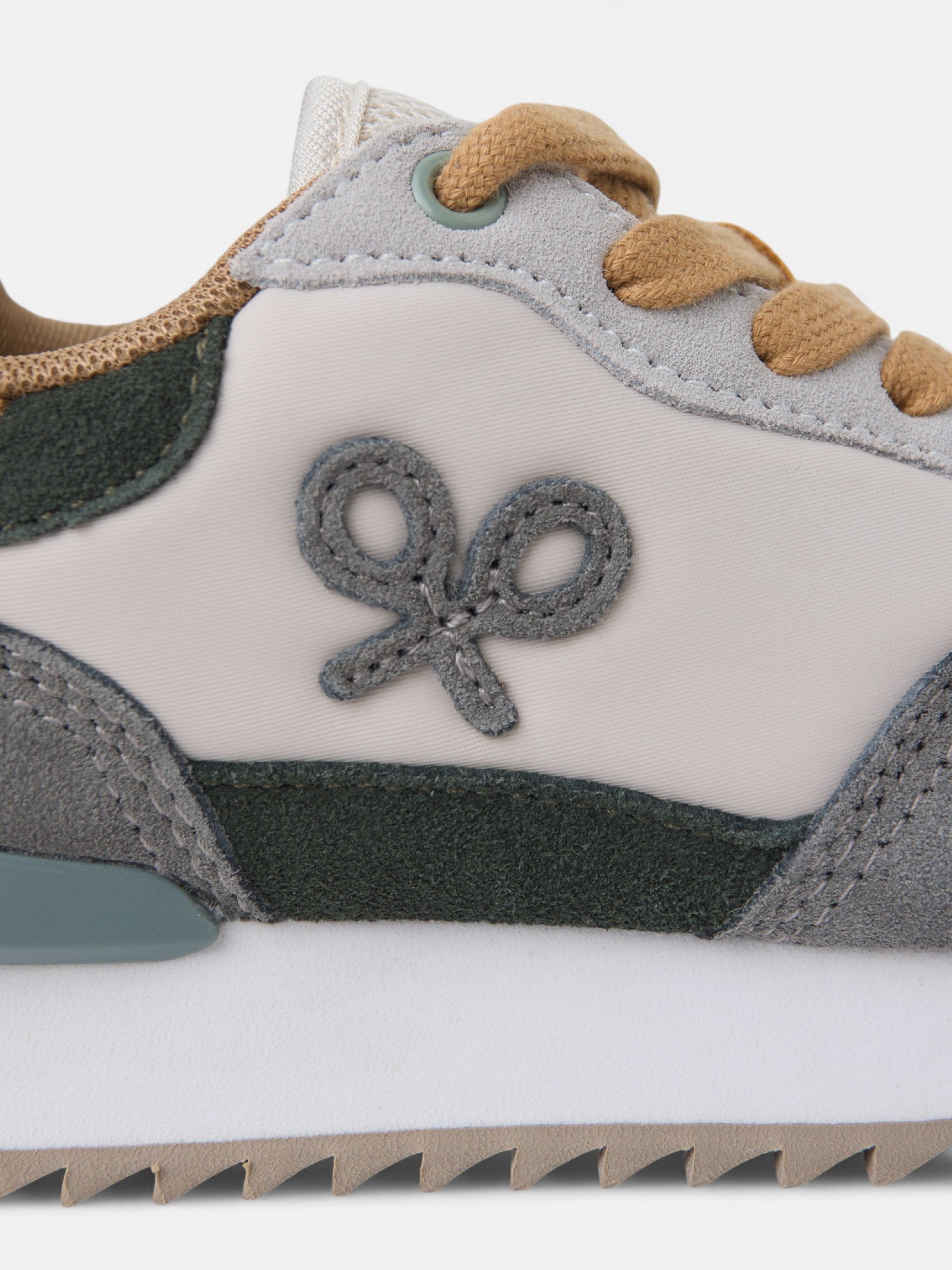 Zapatilla kids running multicolor gris