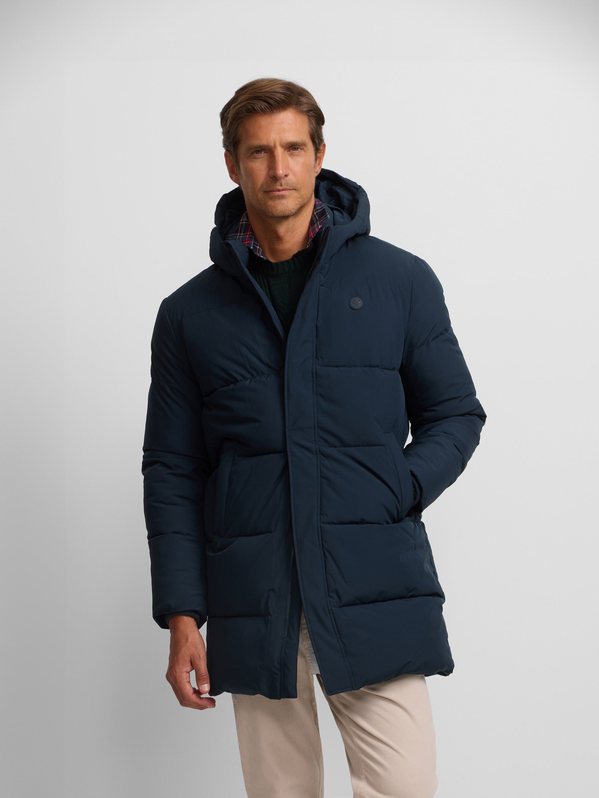 Manteau long matelassé à capuche bleu marine