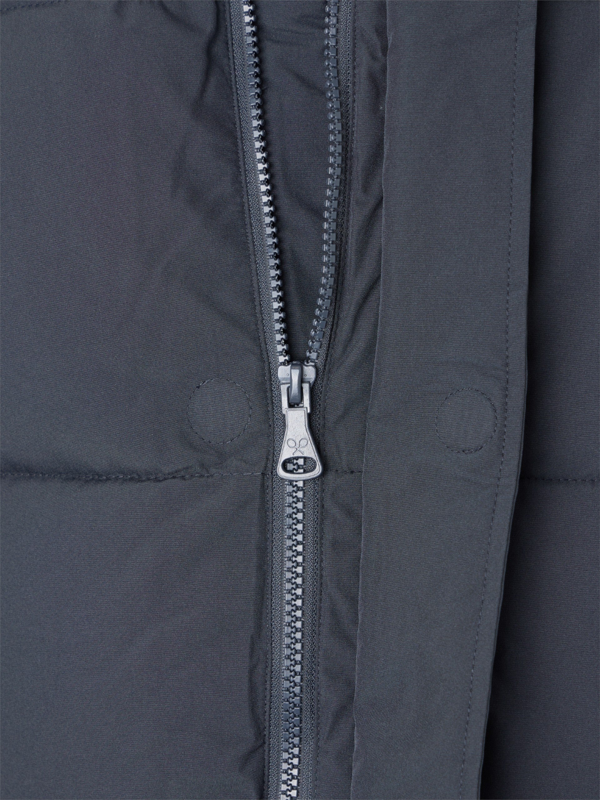 Manteau long matelassé à capuche grise