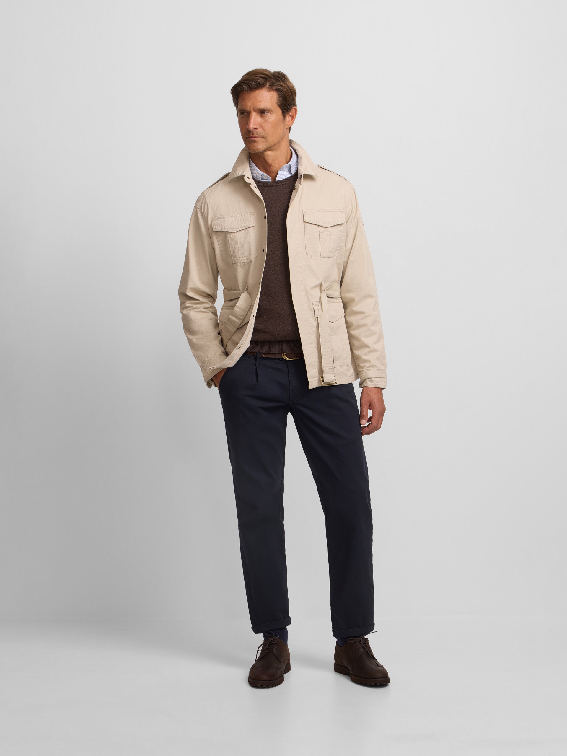 Casaco bege com cinto