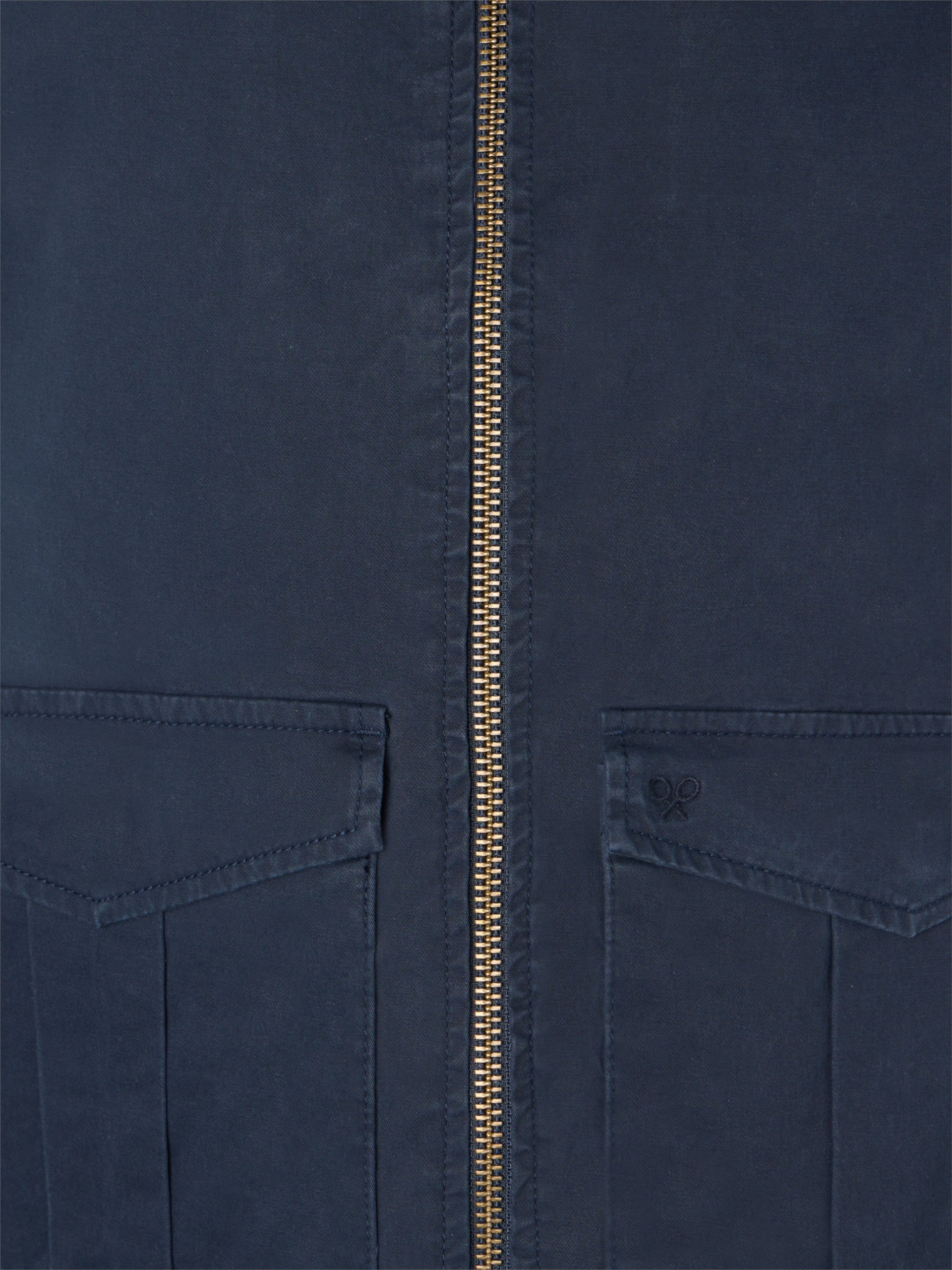 Cazadora garment dye azul marino