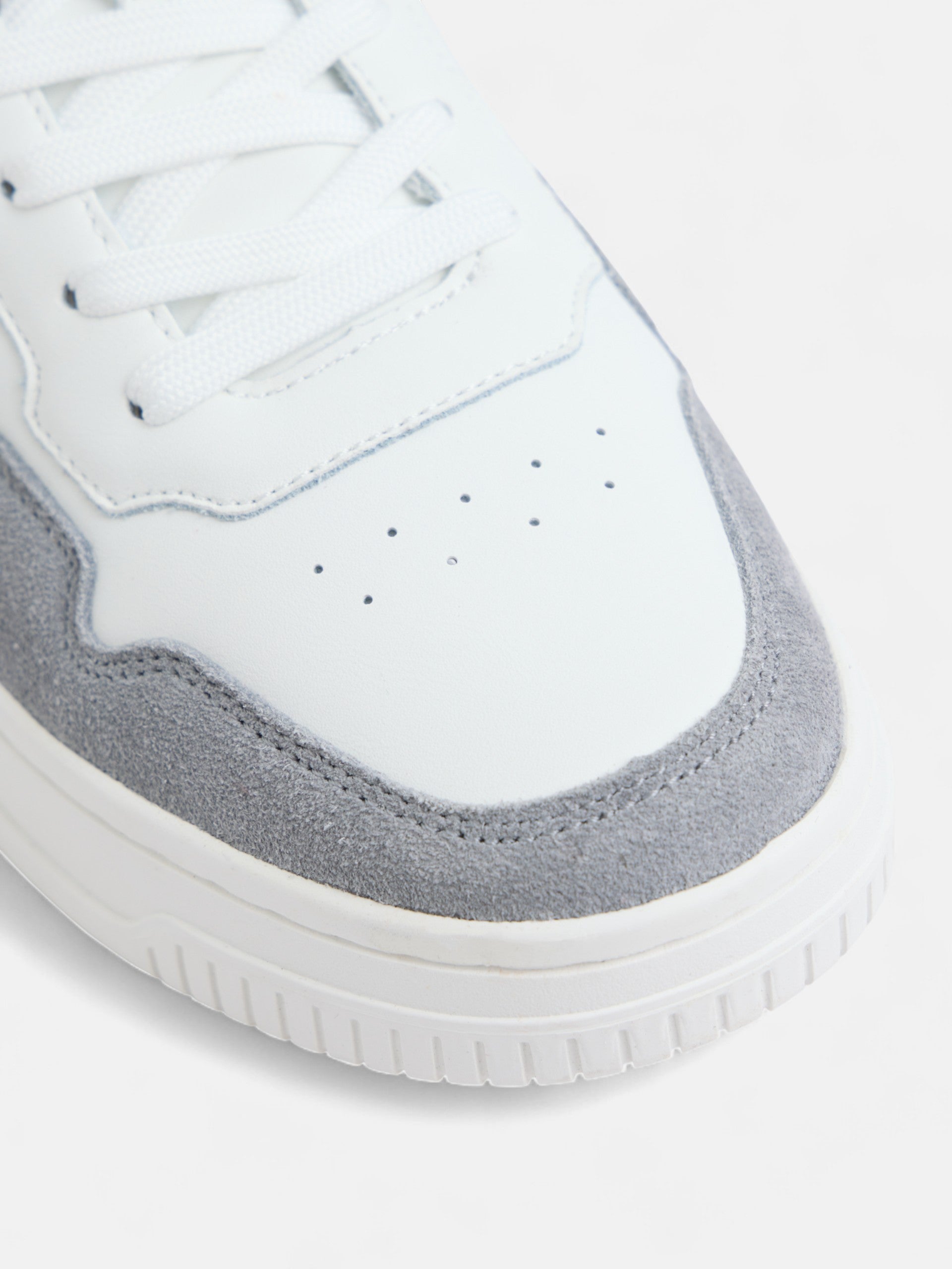 Zapatilla casual sport blanca multicolor