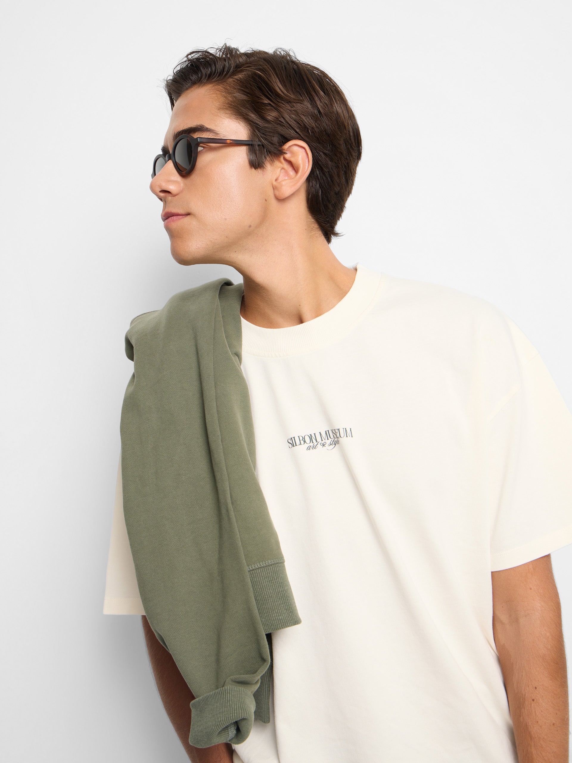 Camiseta relaxed fit museum ecru