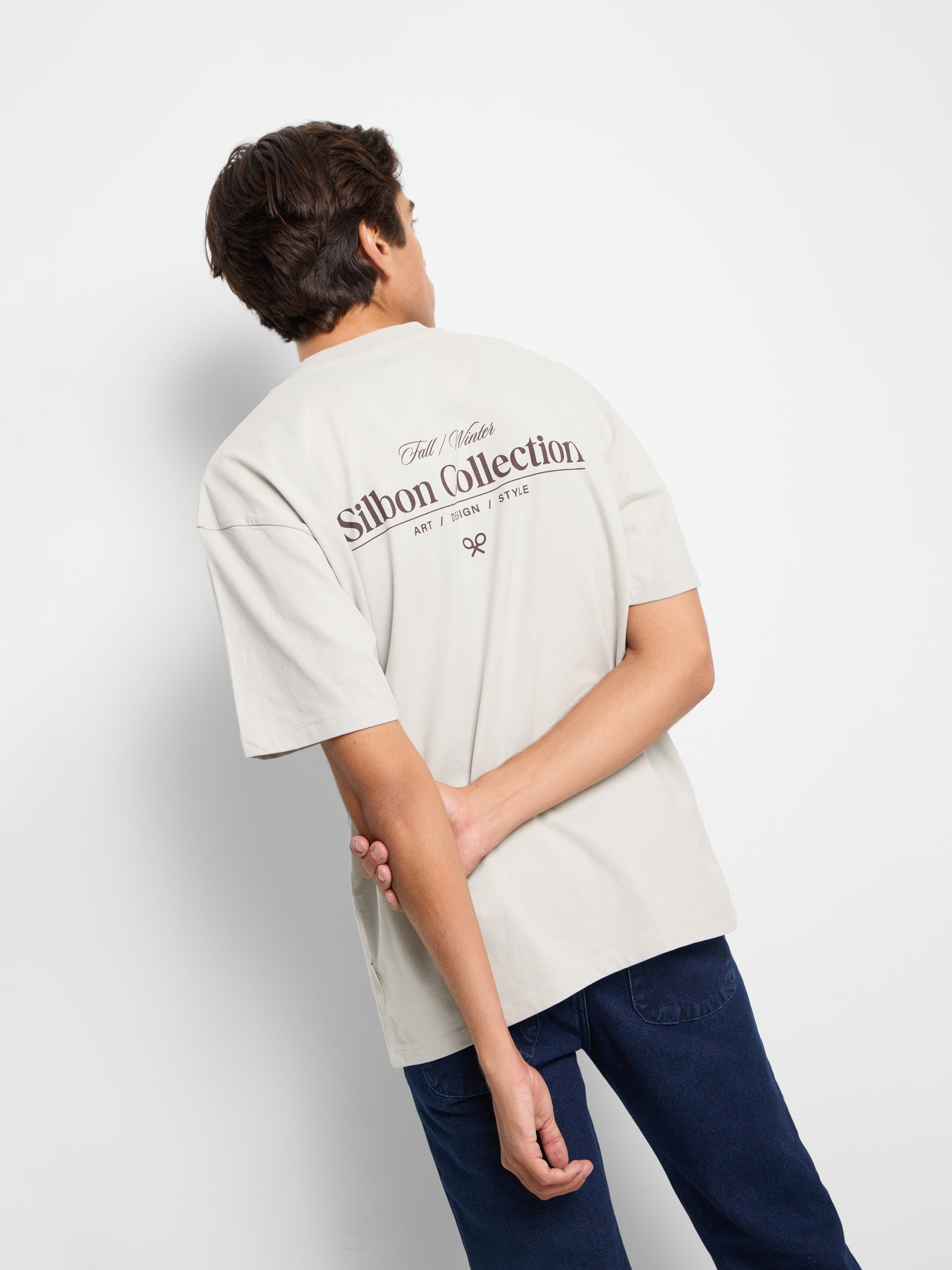 Camiseta relaxed fit collection gris