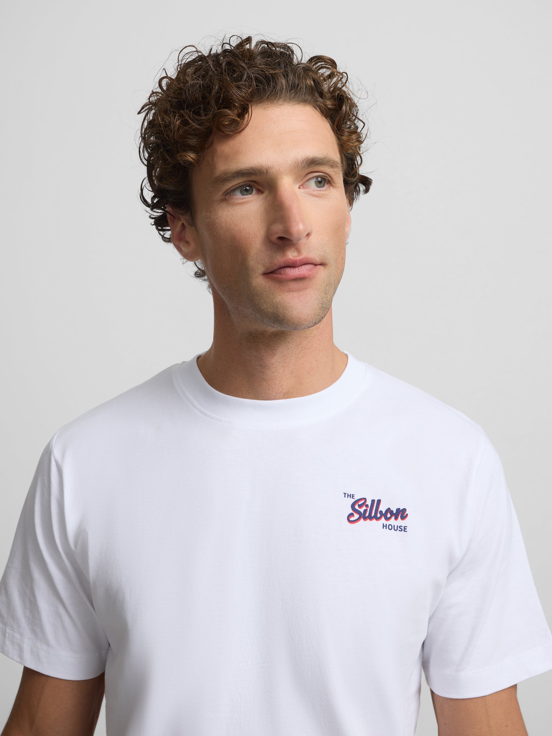 Le t-shirt blanc de la Maison