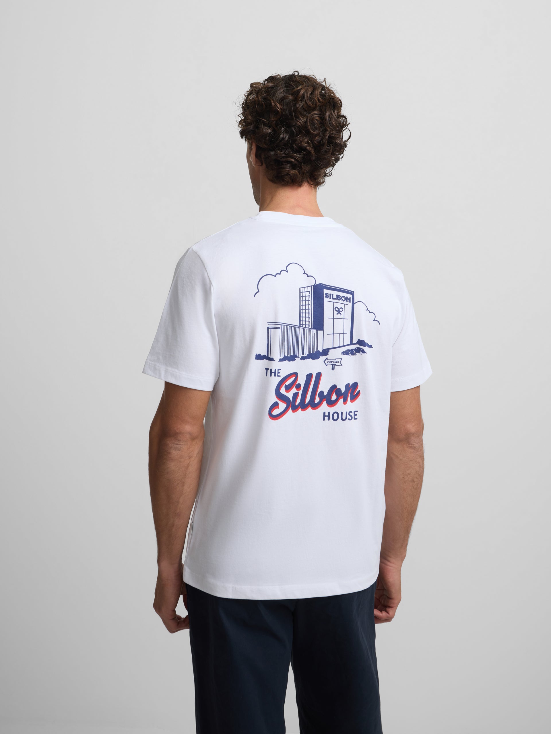 Le t-shirt blanc de la Maison