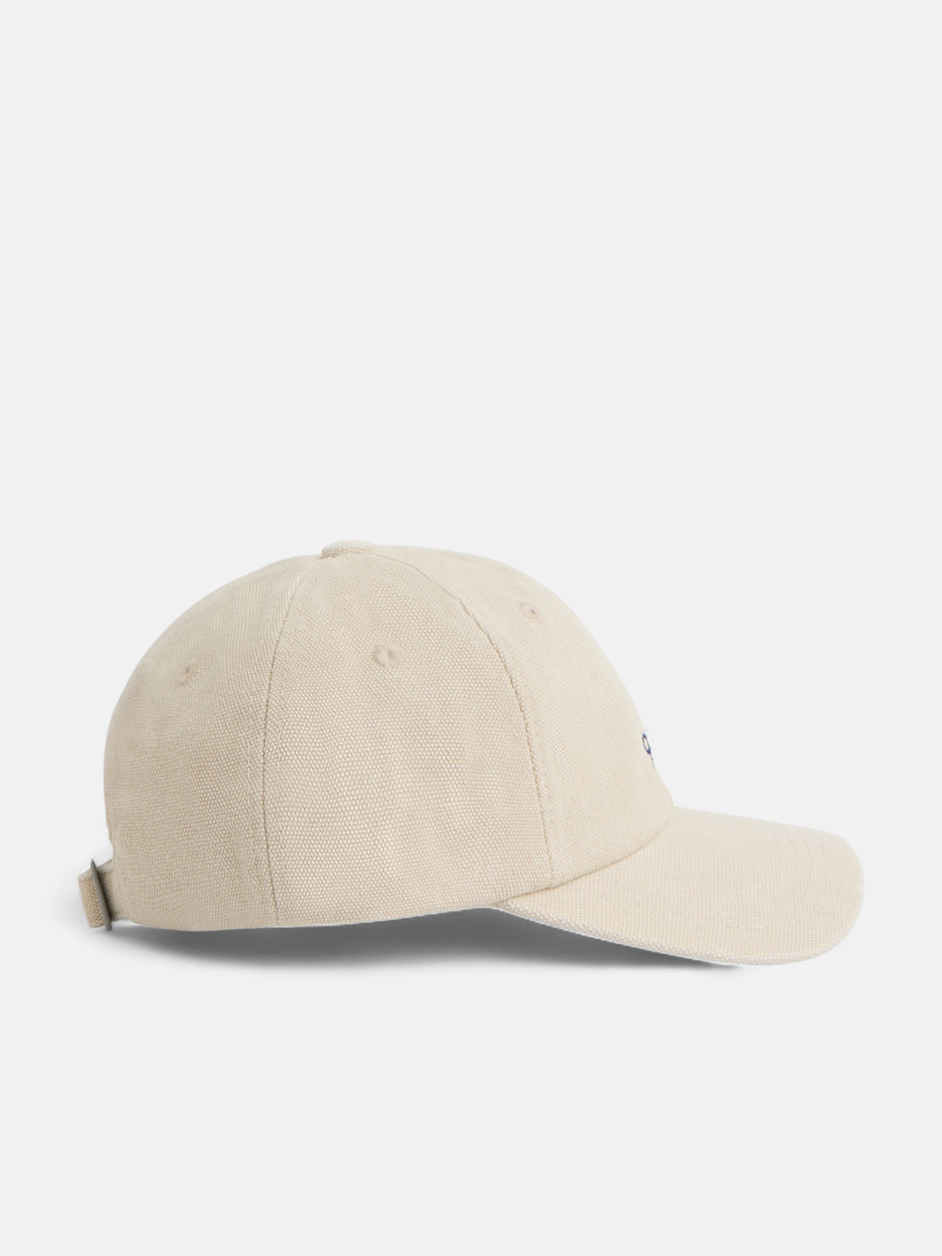 Boné bege com raquetes bordadas