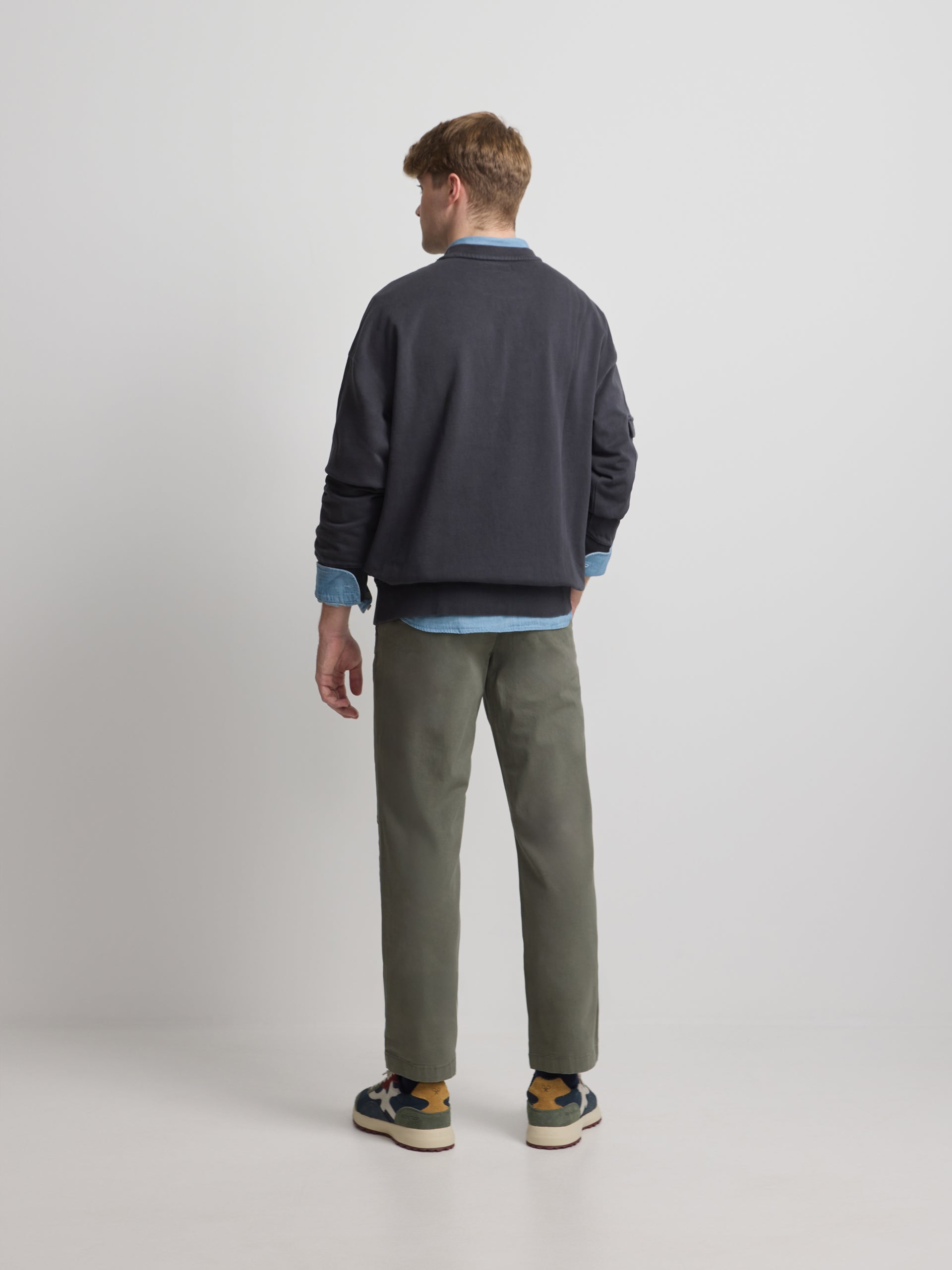 Sudadera relaxed fit logo garment dye gris