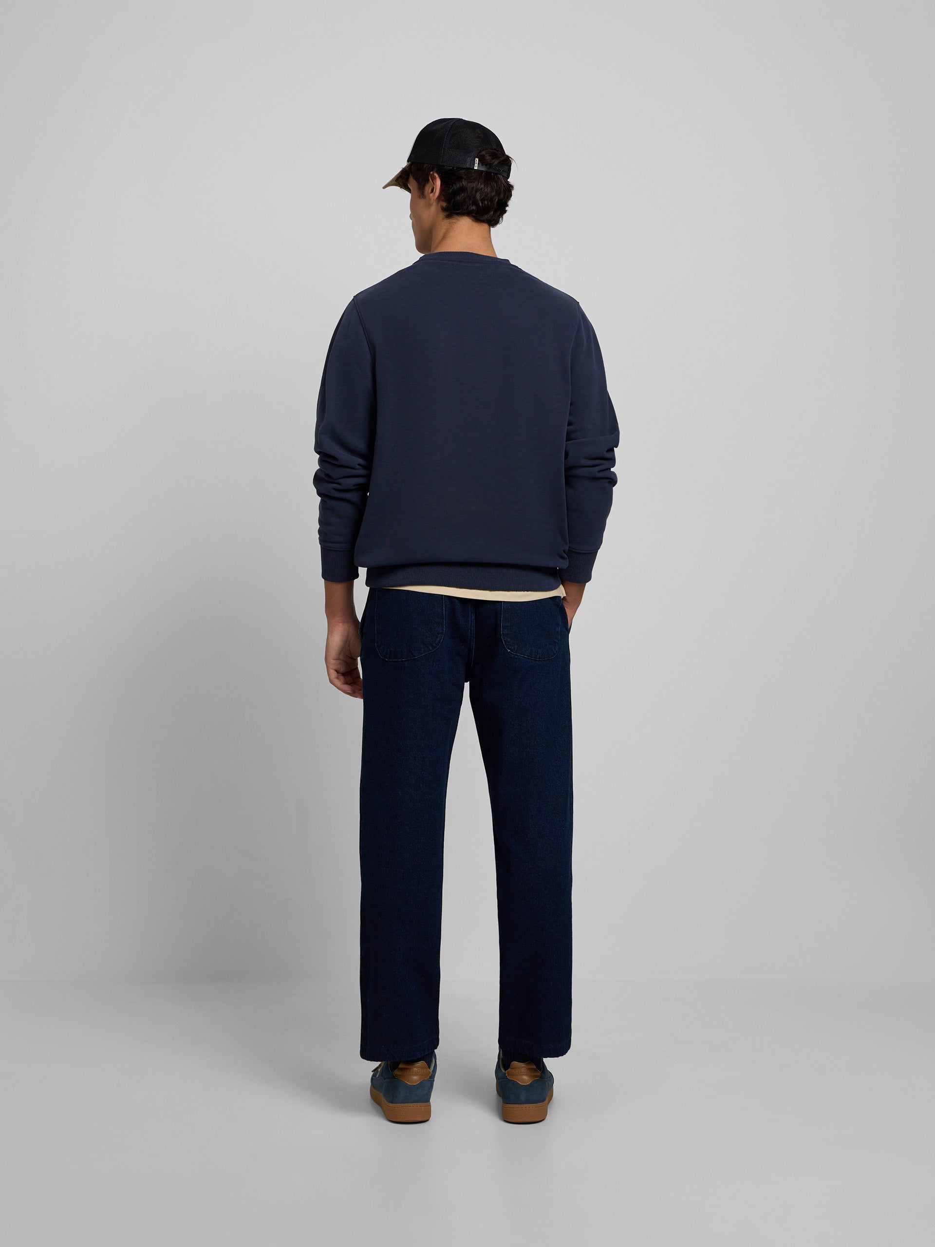 medium corduroy sweatshirt in navy blue.