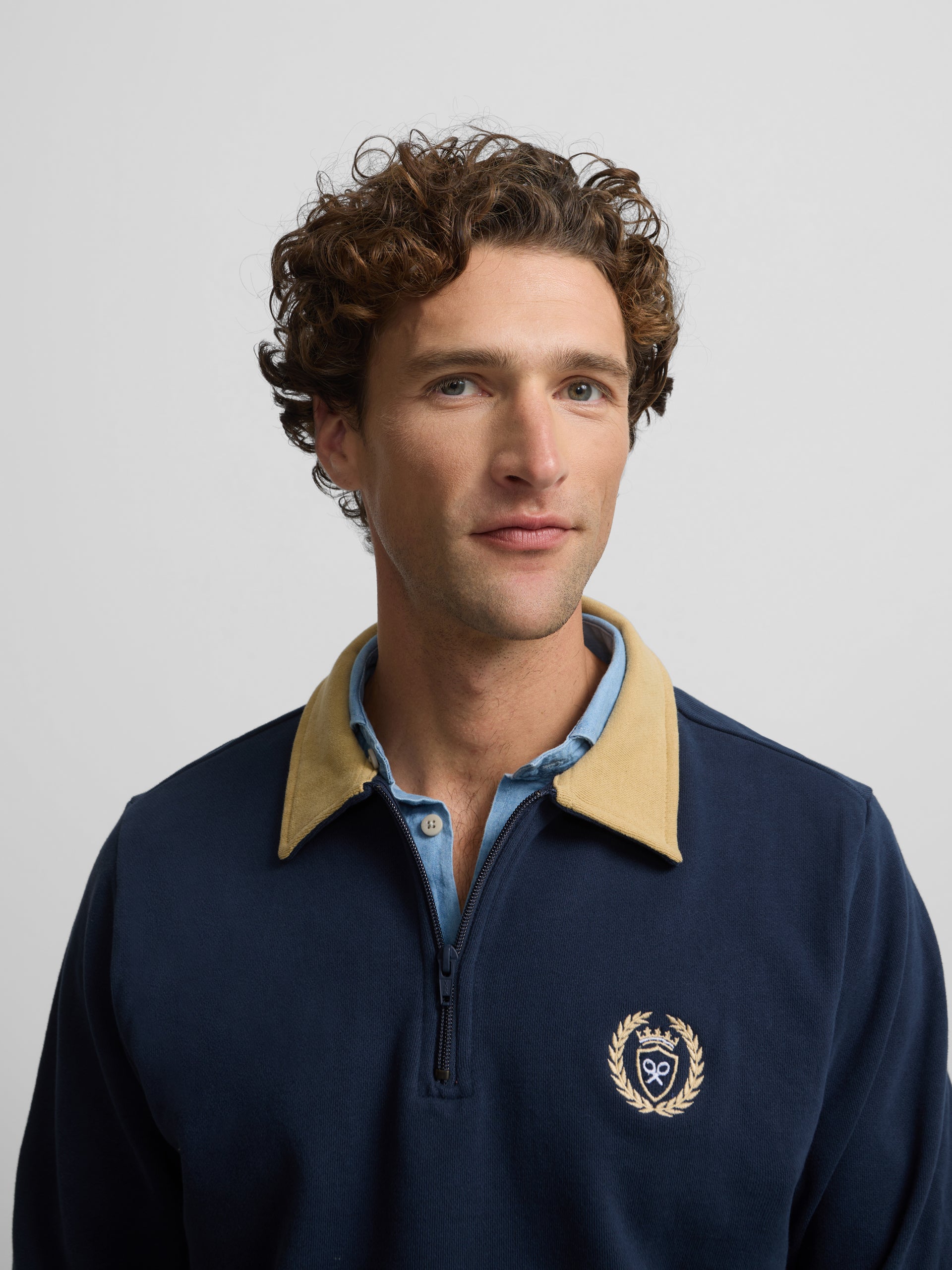 Sweatshirt meia fecho gola contraste azul-marinho