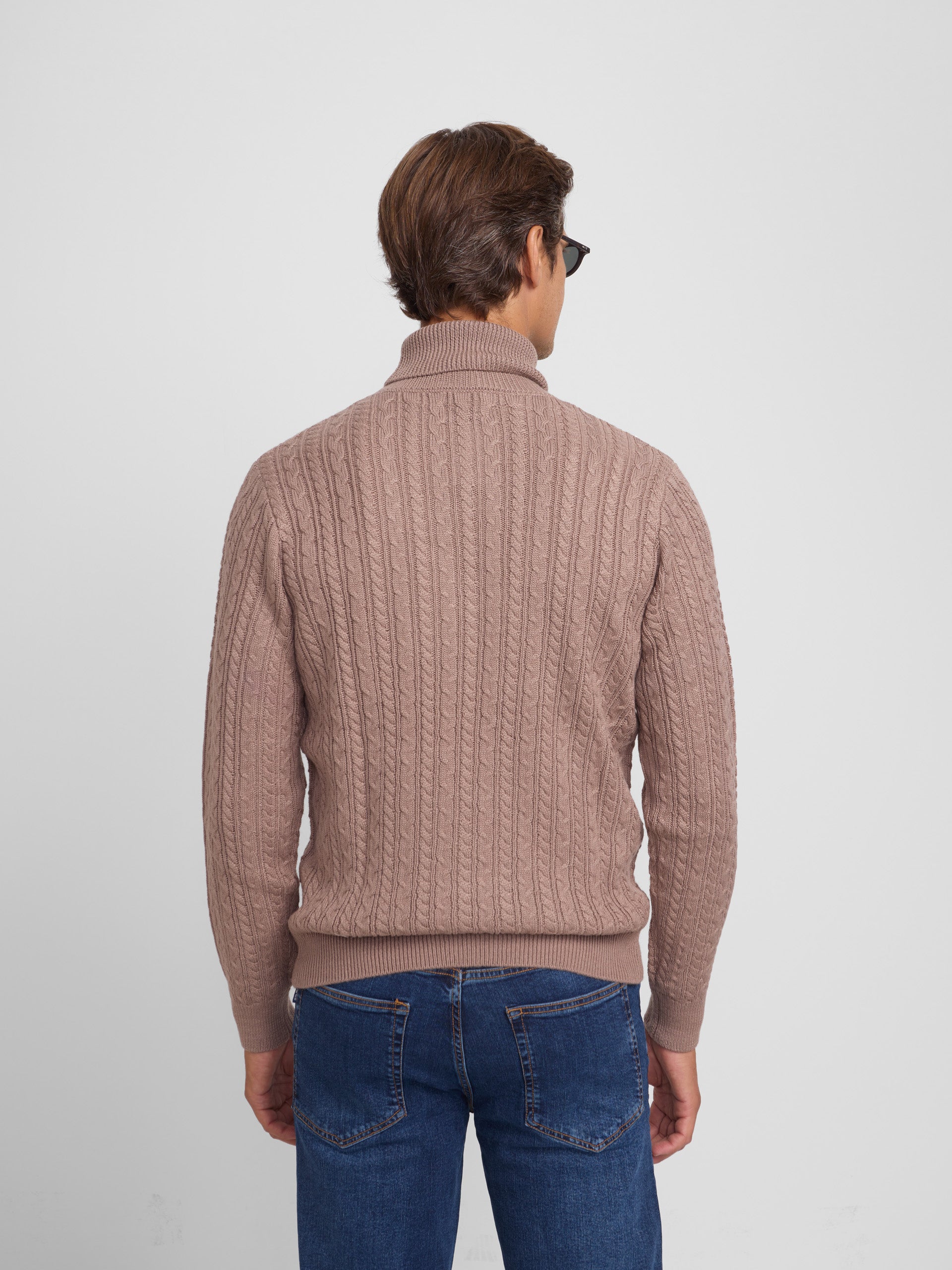 Jersey cuello vuelto de ochos marron claro