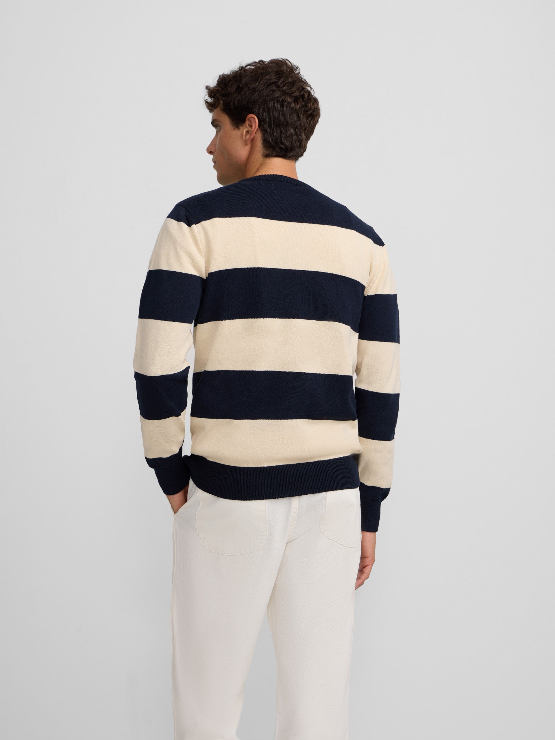 Camisola às riscas bege