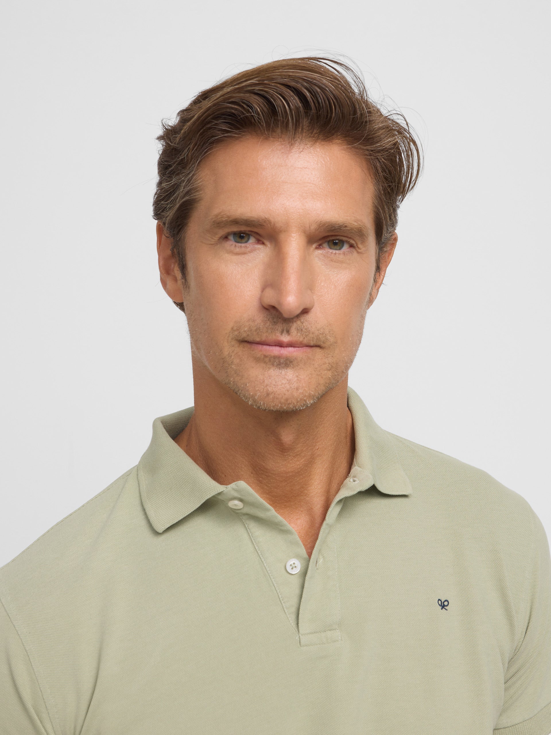 Medium green plain classic polo shirt