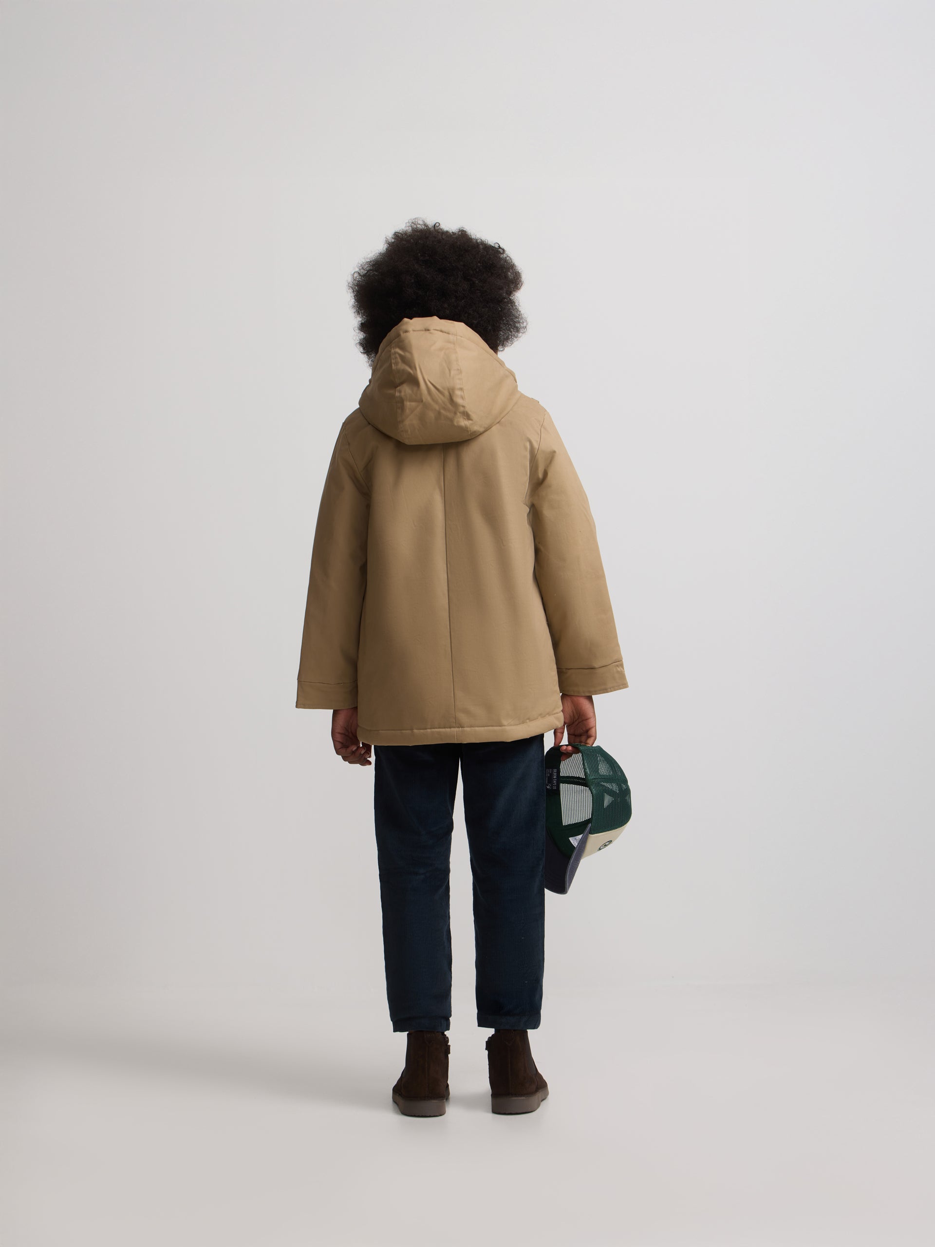 Casaco de criança com capuz e bolsos bege médio