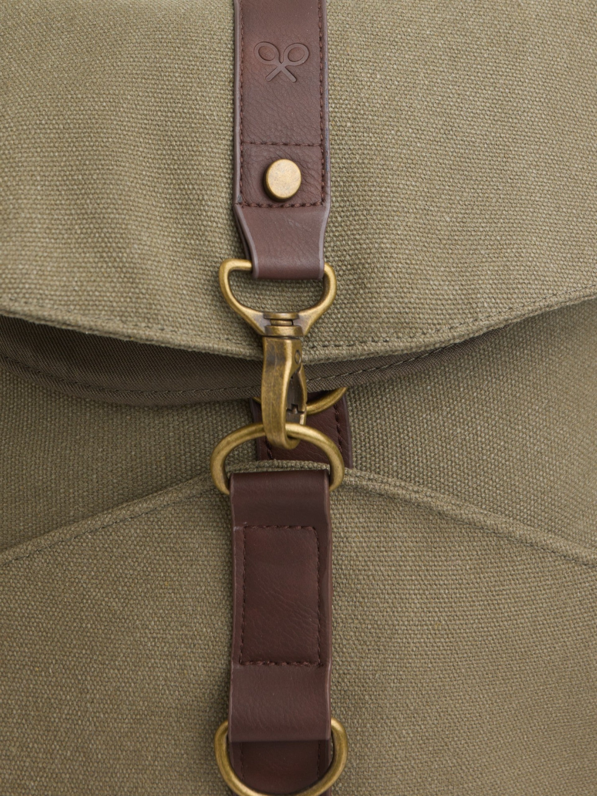 Mochila ajustable verde