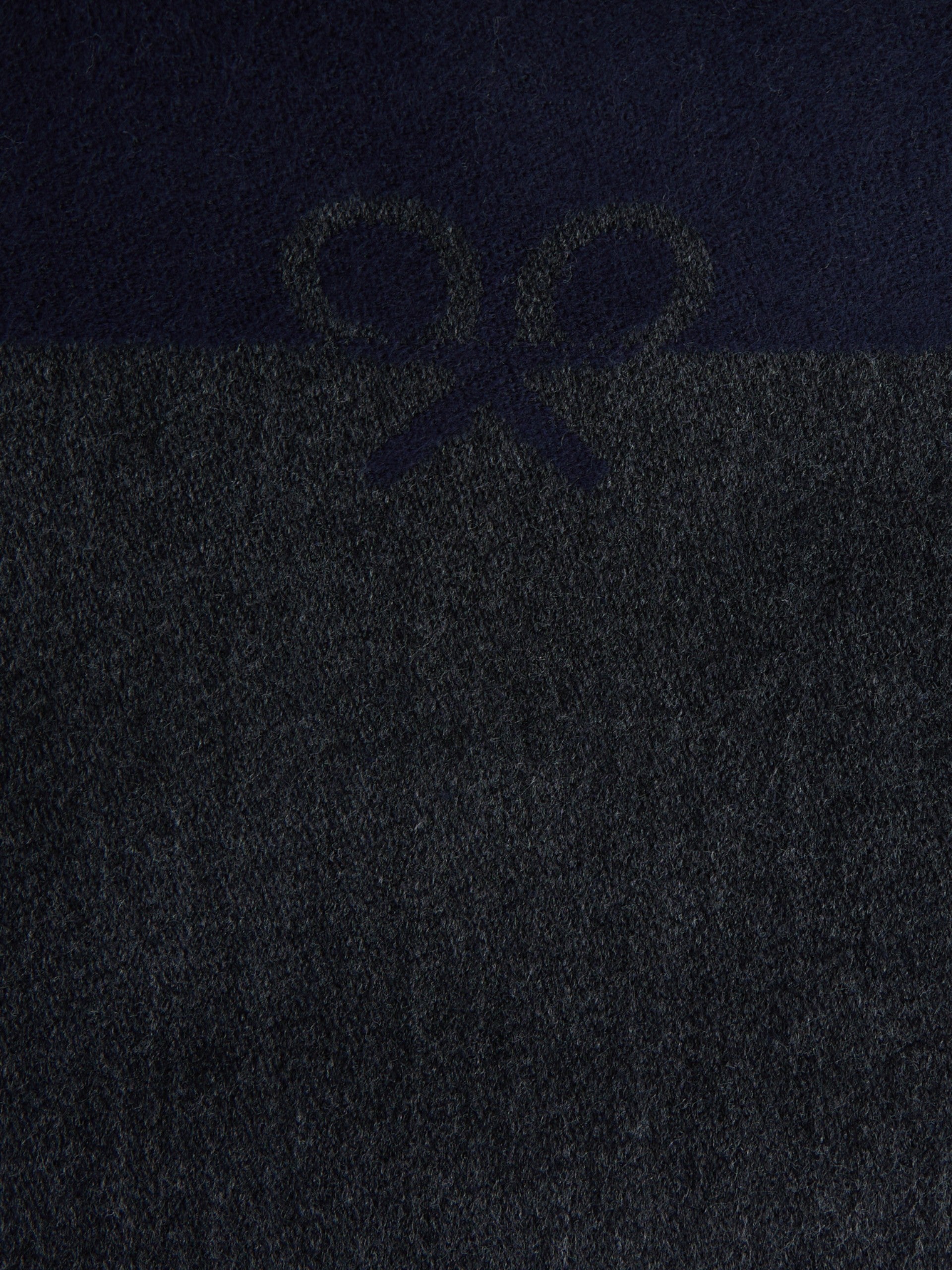 Two-tone racket scarf