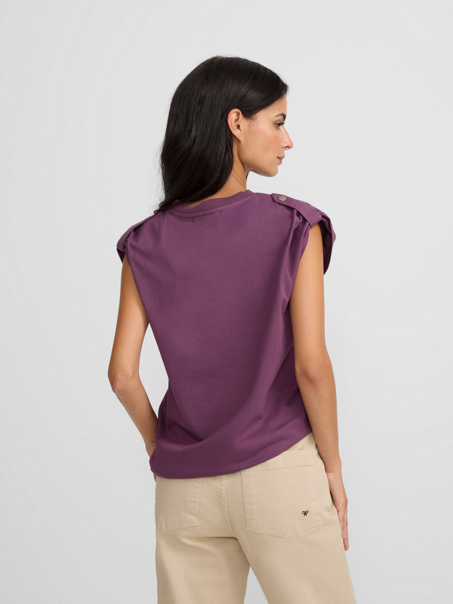 Camiseta woman roll out corazon tachas morado