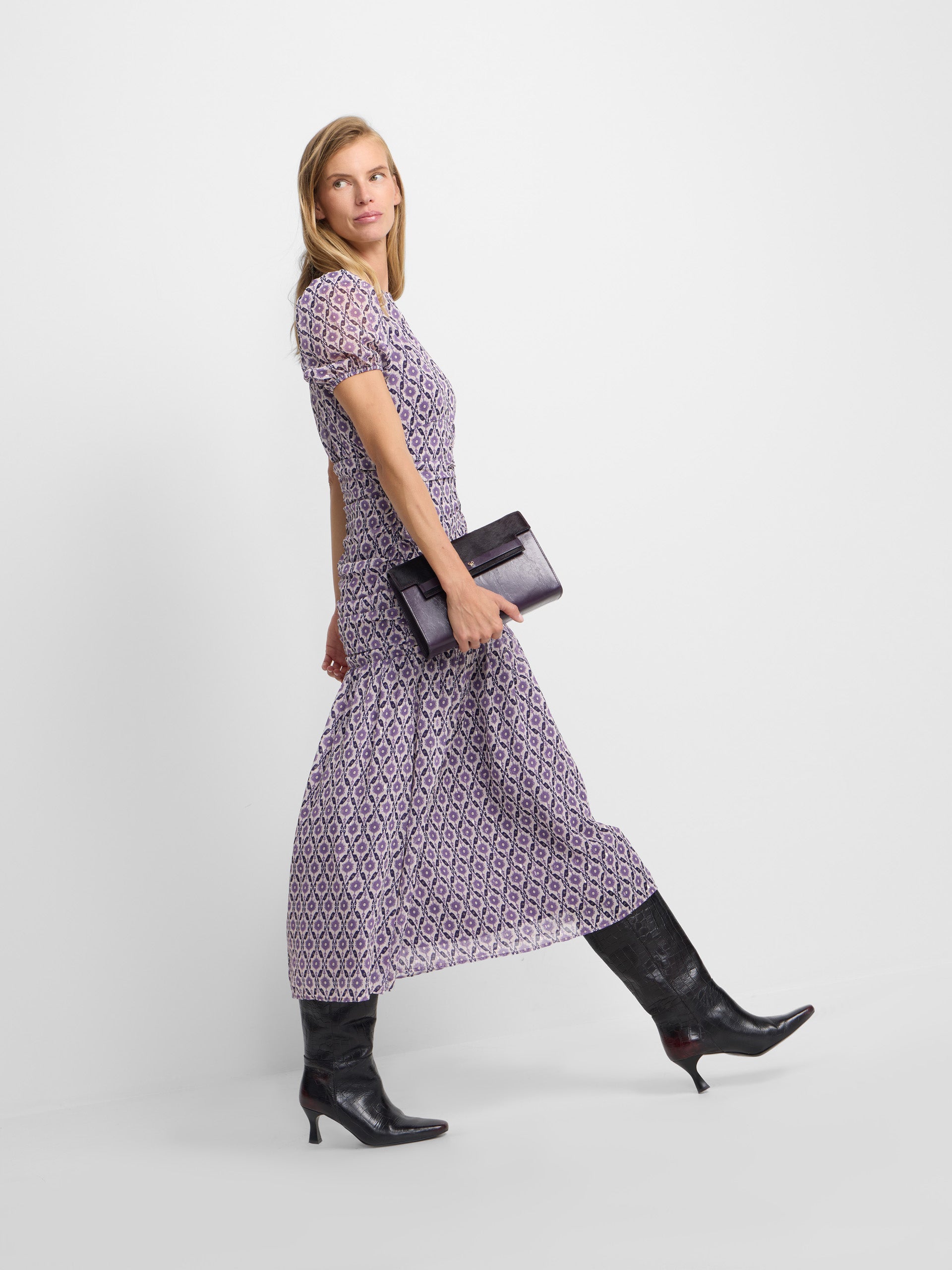 Vestido comprido franzido estampado malva