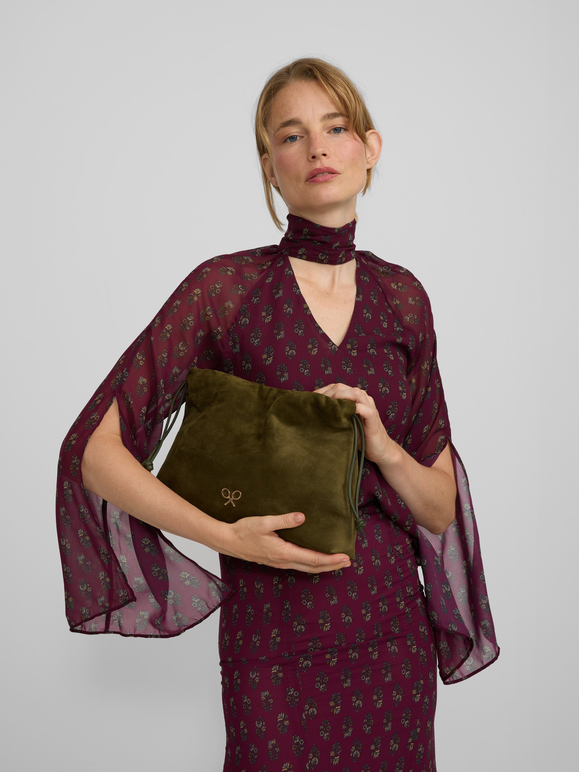 Falda midi estampado motivos burdeos