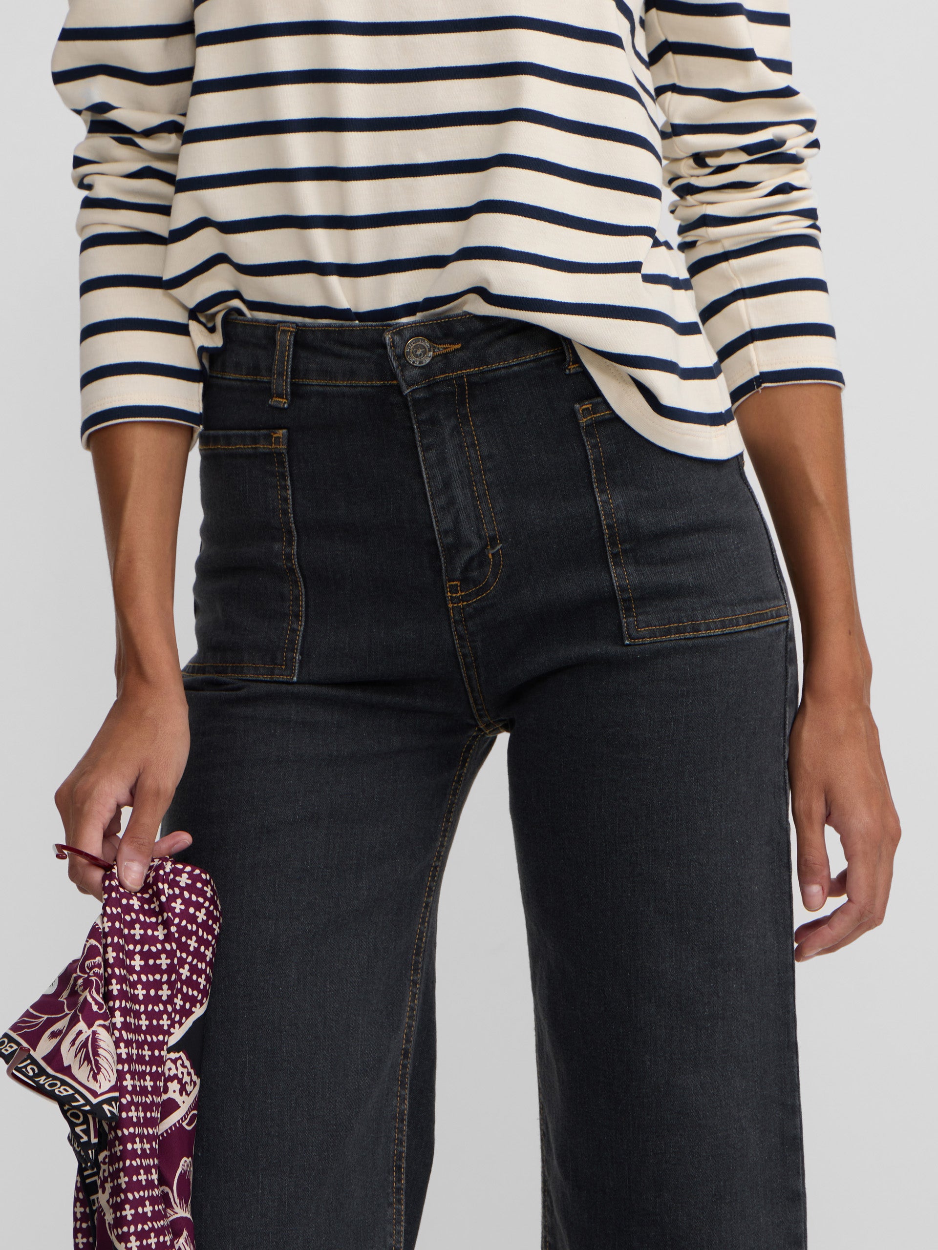 Pantalon denim espiga estampado gris