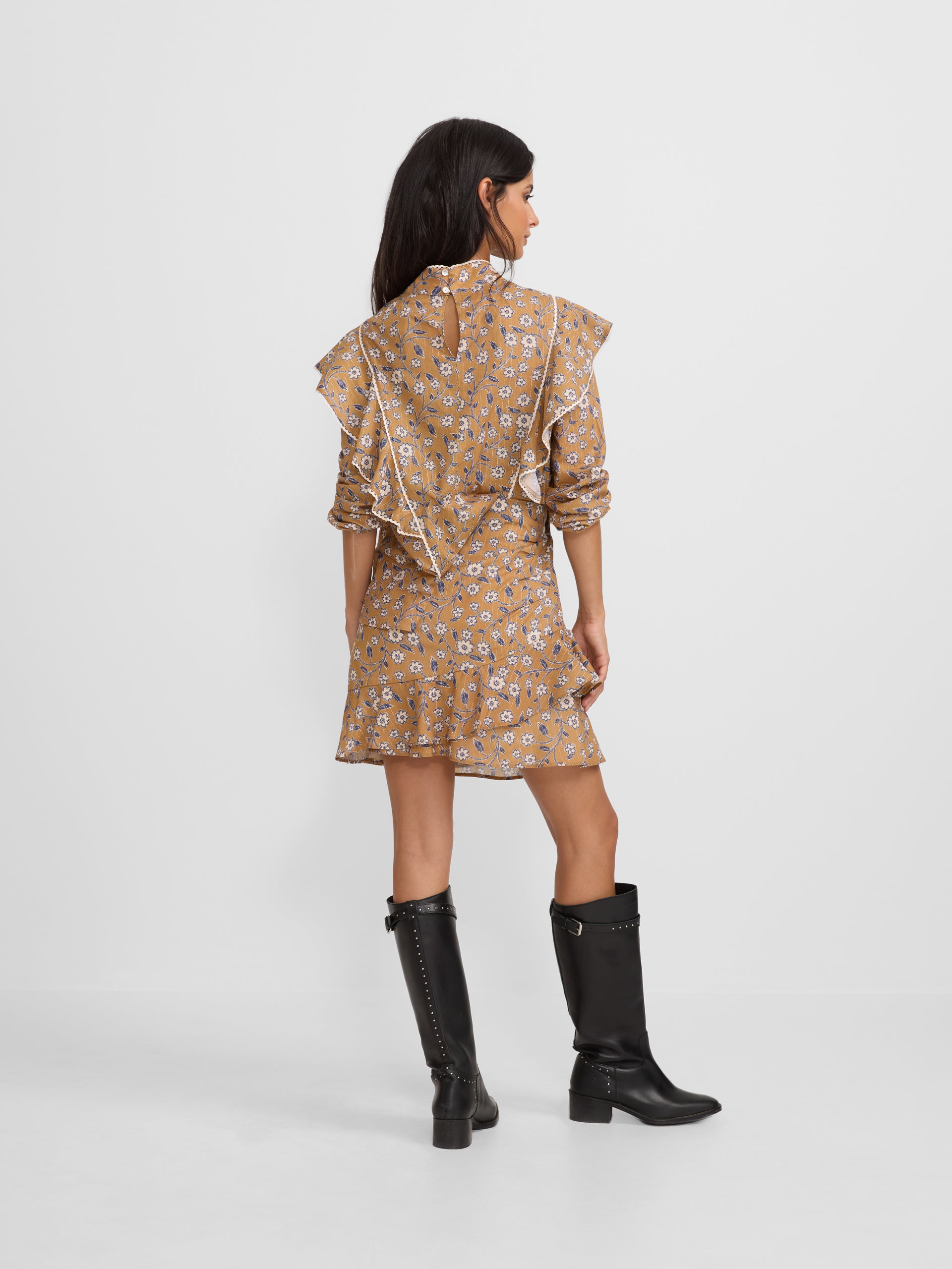 Saia mini estampada com flores camel