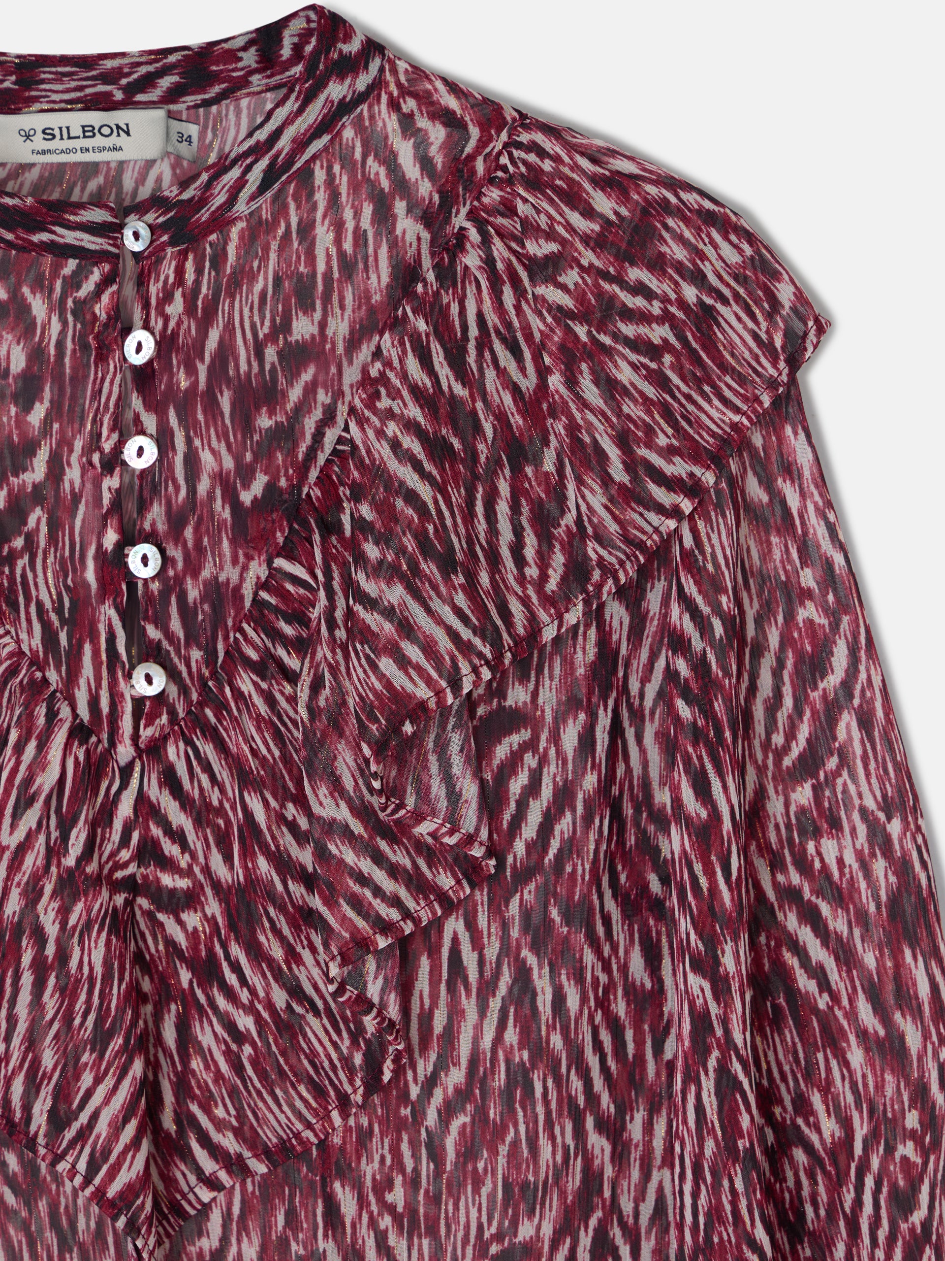 Blusa volante estampado animal print burdeos