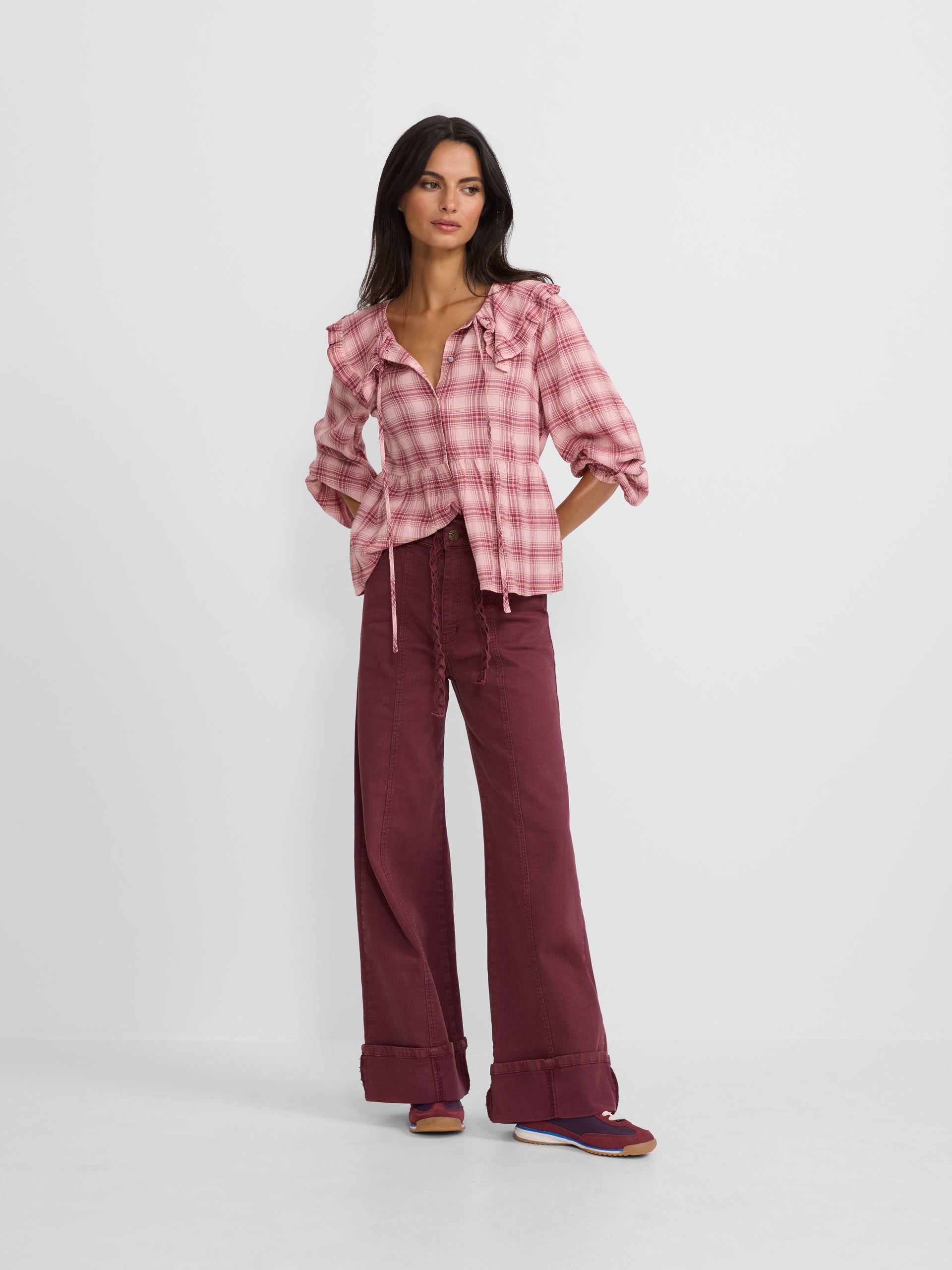 Blusa com gola bobo aos quadrados rosa