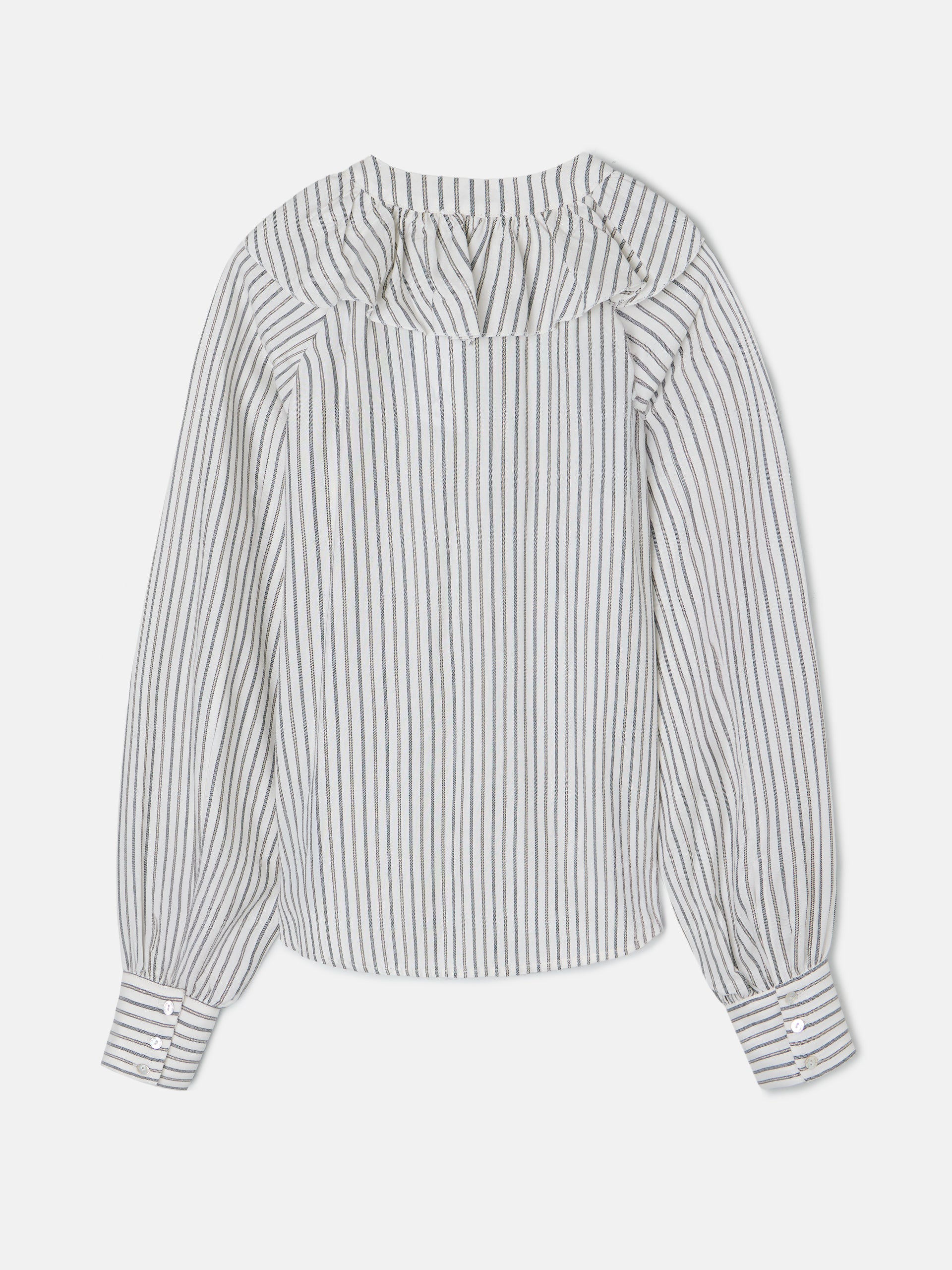 Blusa branca com folhos e riscas