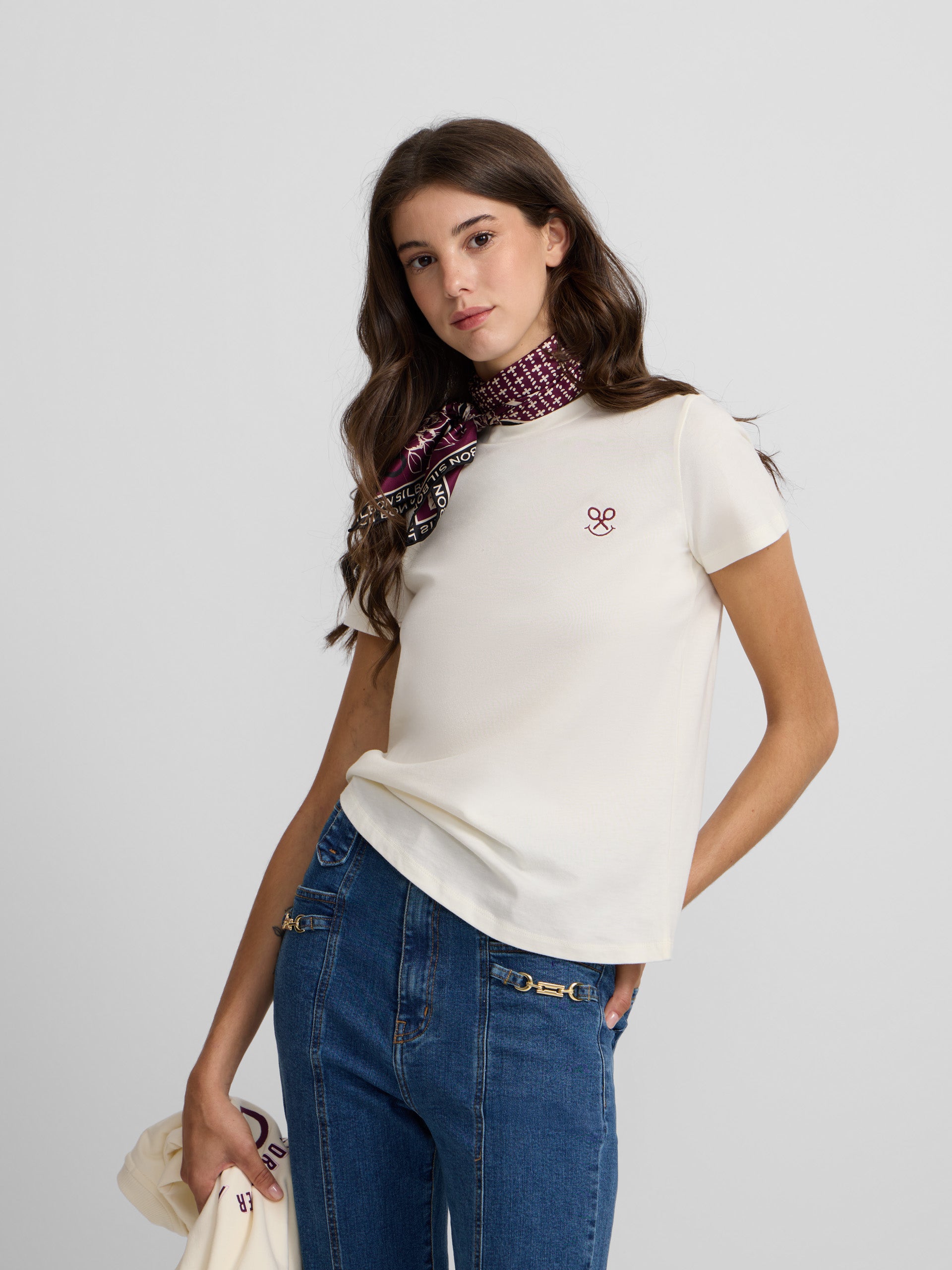 T-shirt mulher letras smile branca