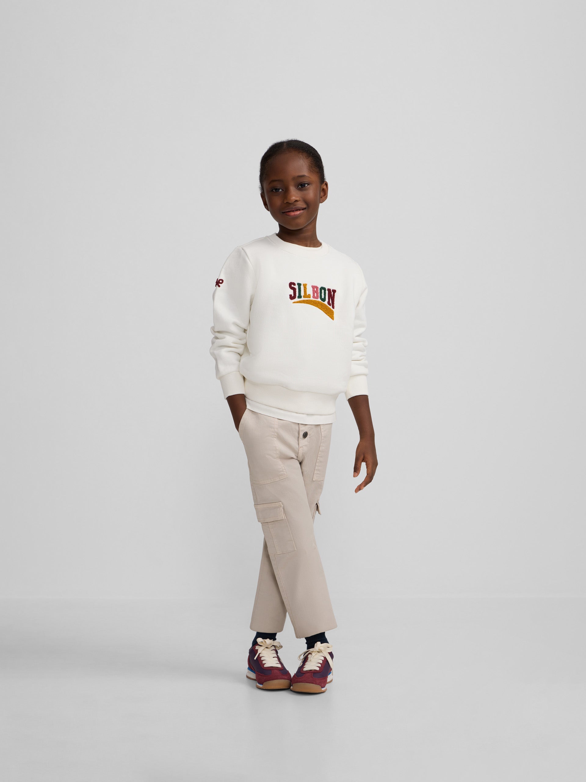 Sweatshirt girl letras silbon cru